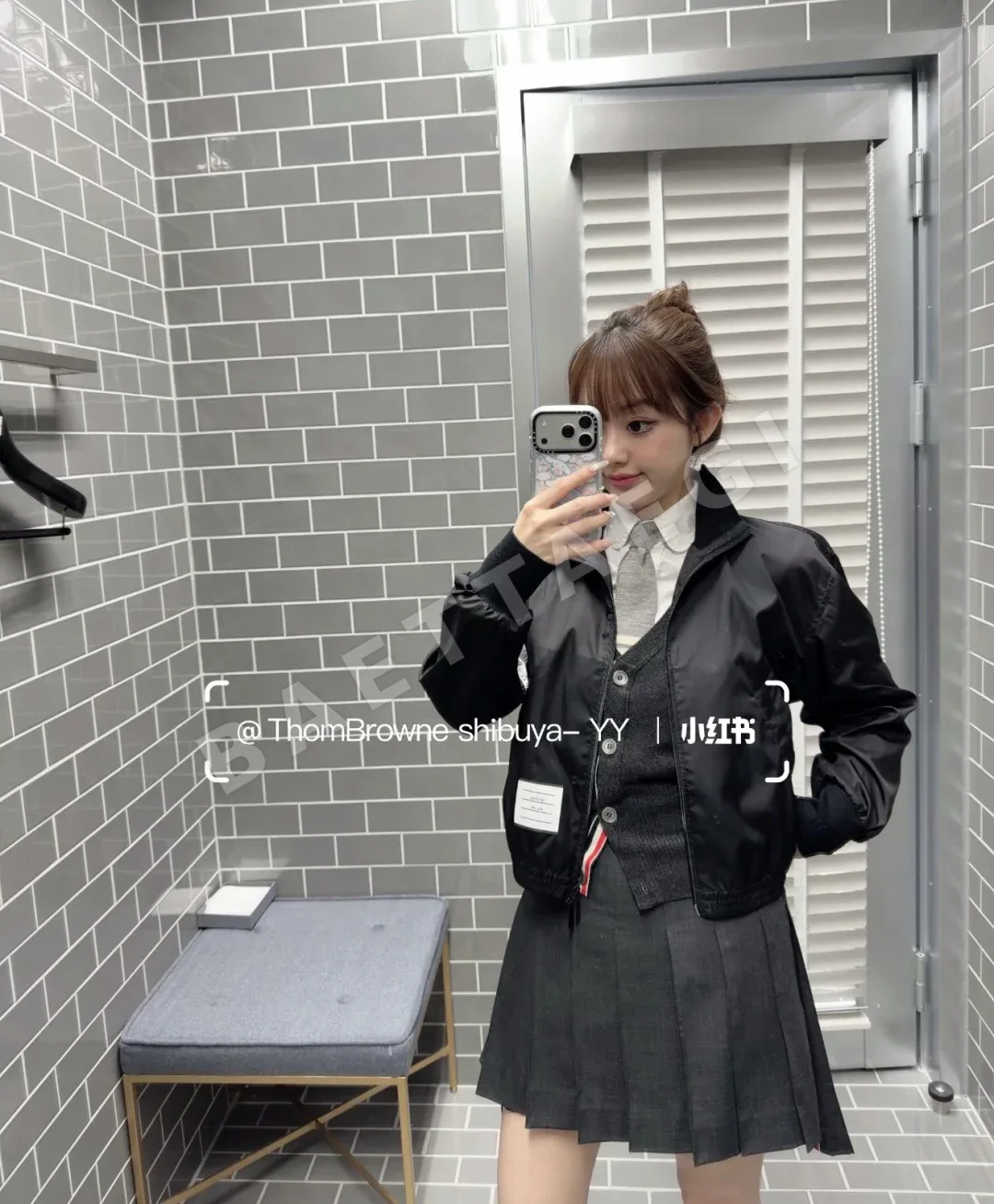 톰브라운 4바 스트라이프 경량 나일론 여성 자켓 127807