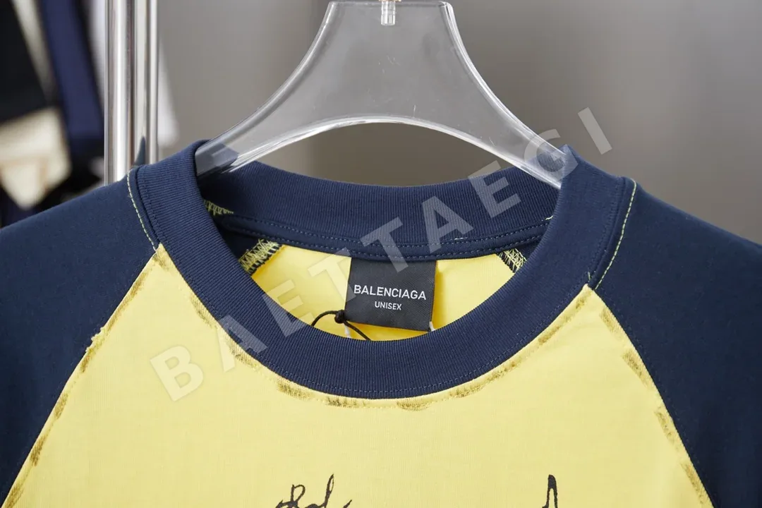 발렌시아가 패치워크 레터 로고 자수 남성 반팔 티셔츠 상세 이미지 3