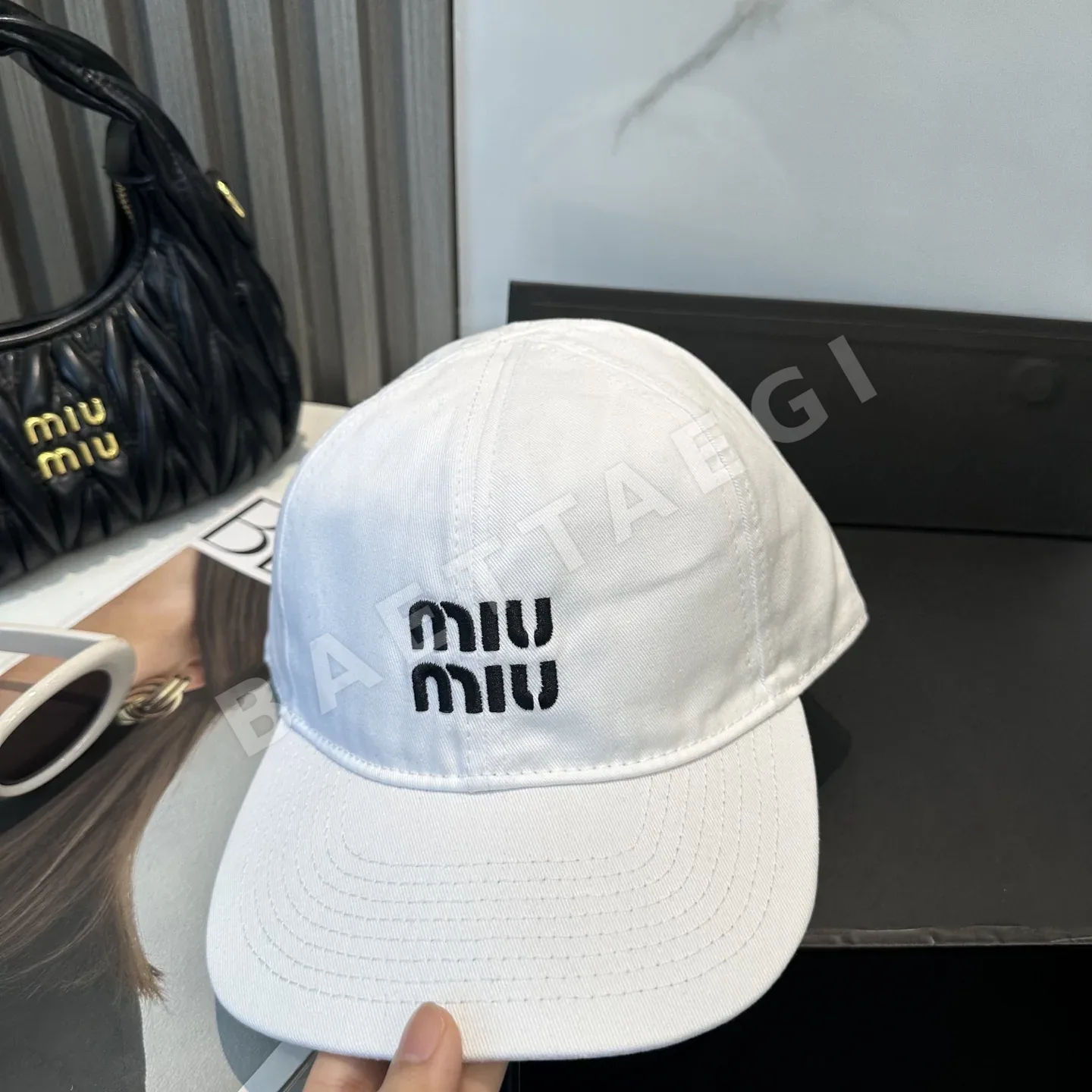 미우미우 모자 81113 Miu Miu Cap 상세 이미지 2