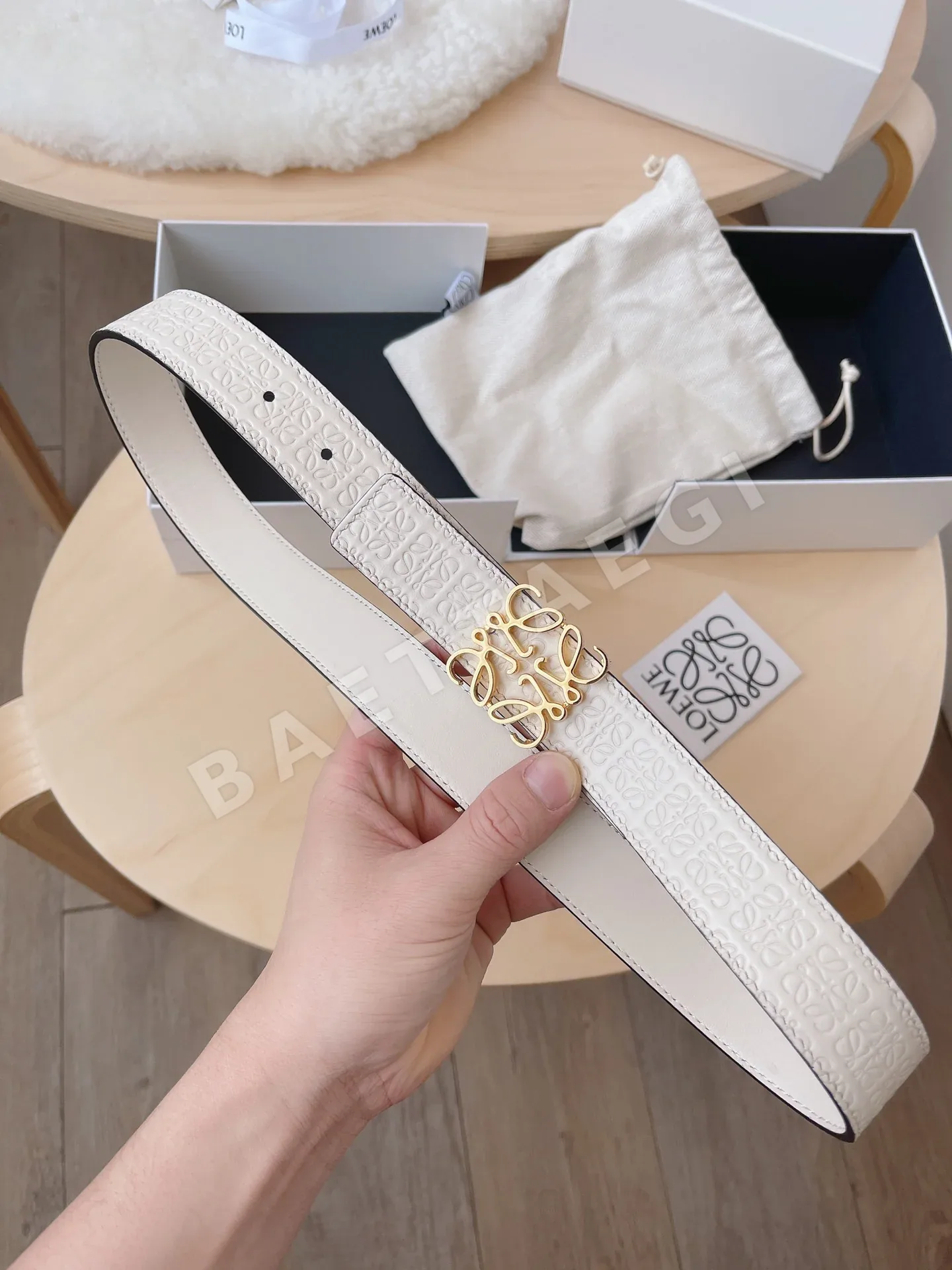로에베 아나그램 버클 리버서블 가죽 벨트 상세 이미지 5