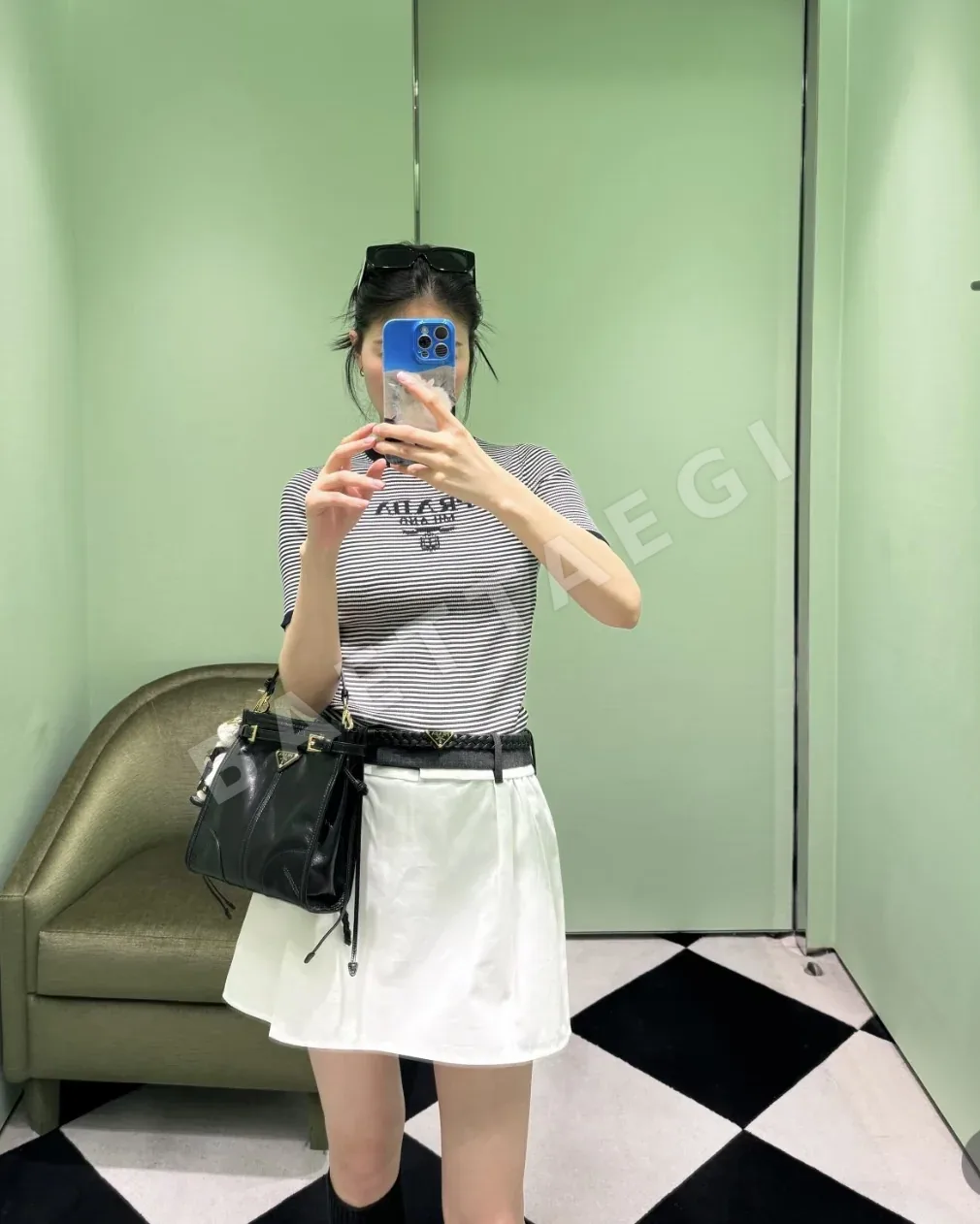 프라다 인레이 로고 실크 크루넥 반팔 셔츠 상세 이미지 8