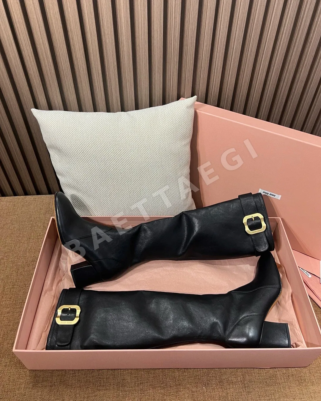 미우미우 부츠 램스킨 메탈 버클 187265