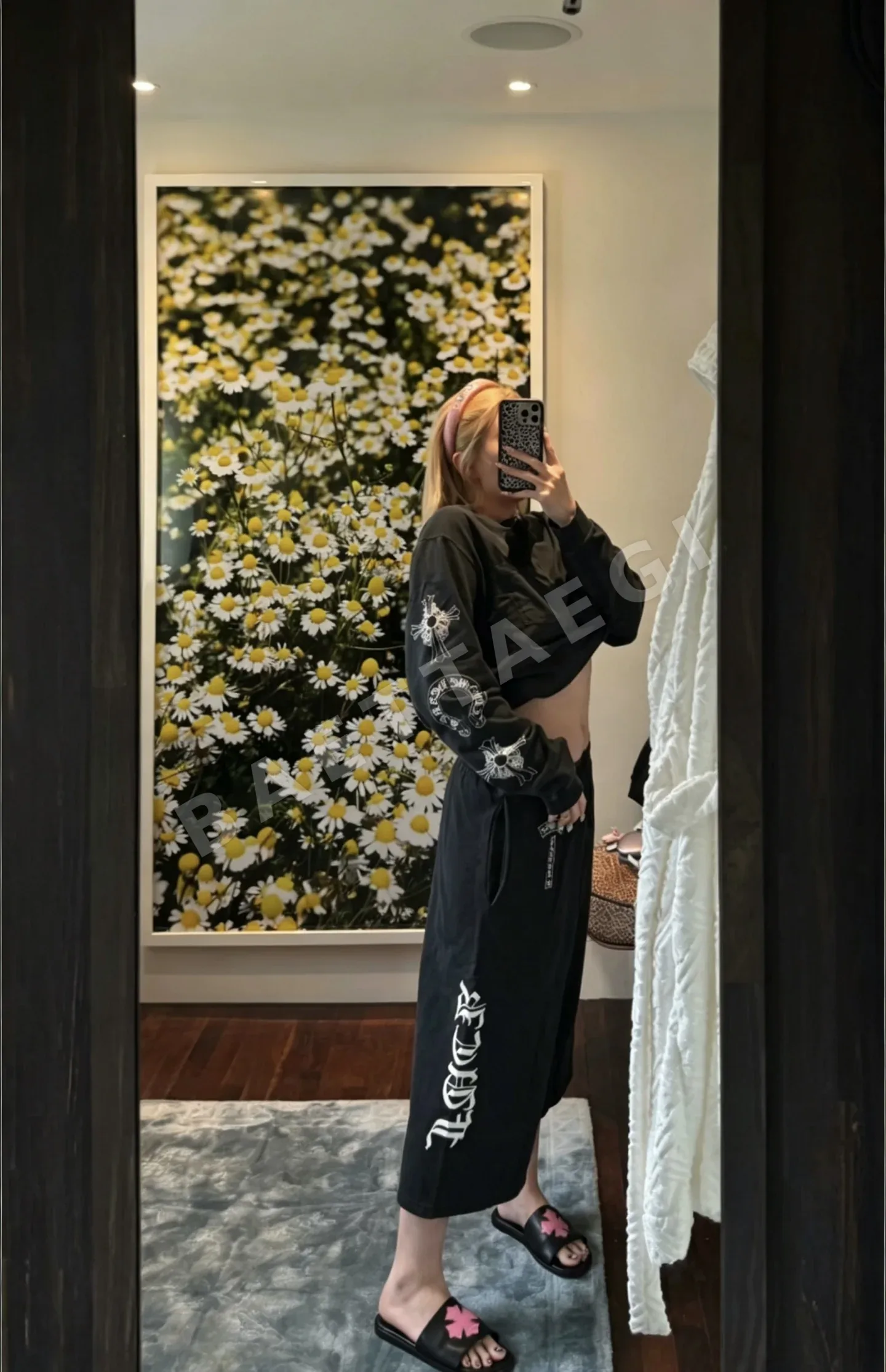 크롬하츠 워시드 블랙 카프리 반바지 상세 이미지 4