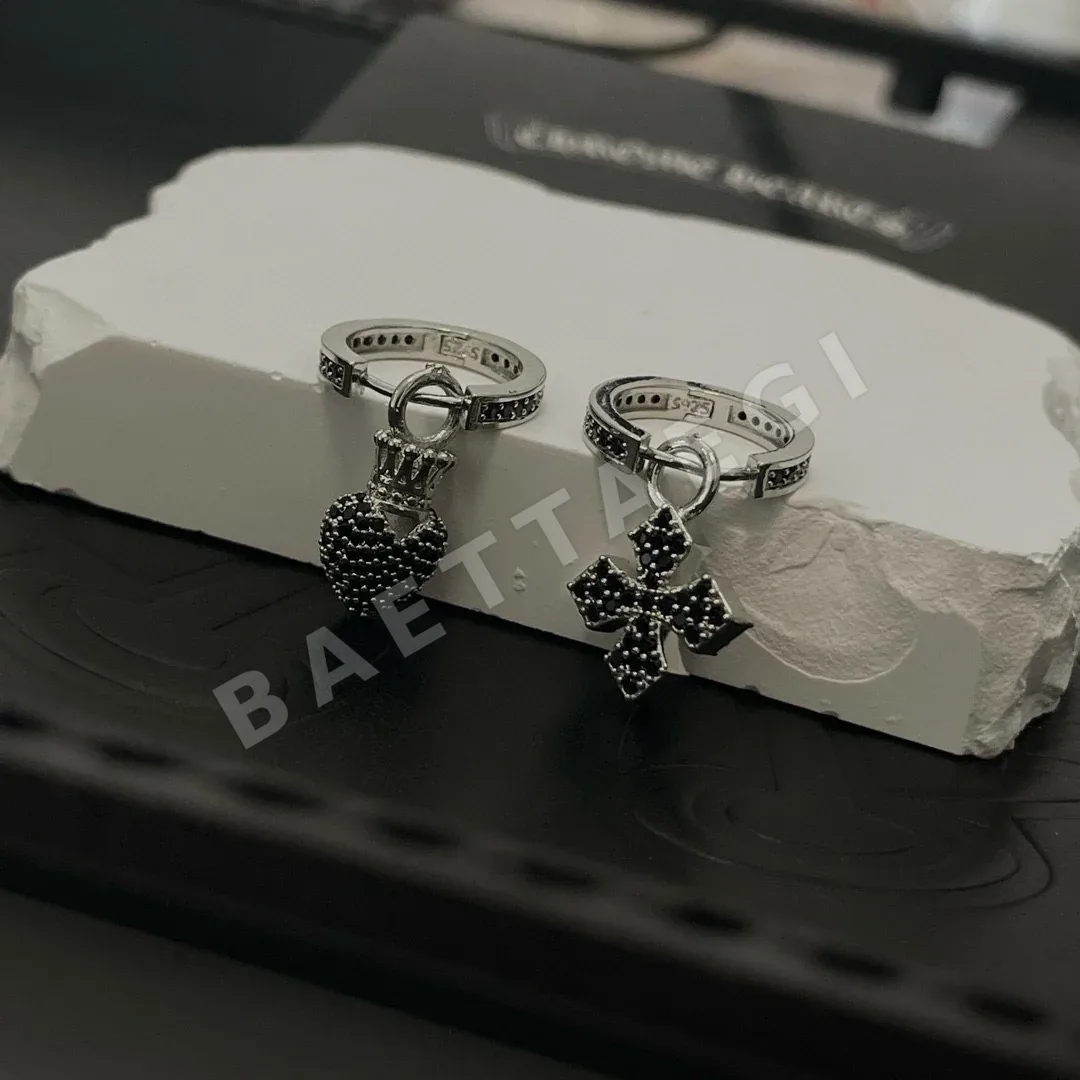 크롬하츠 크로스 블랙 큐빅 귀걸이 상세 이미지 6