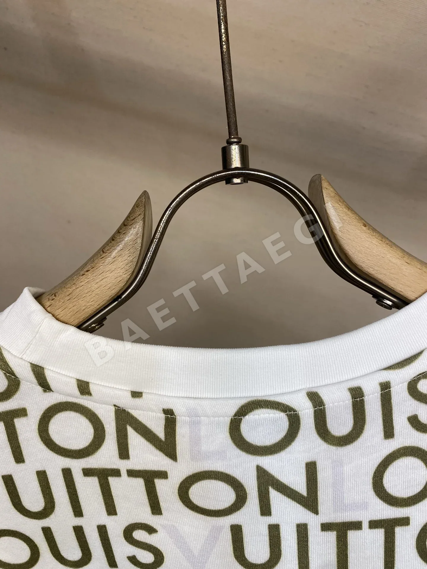루이비통 Ouis 프린트 반팔 티셔츠 상세 이미지 8