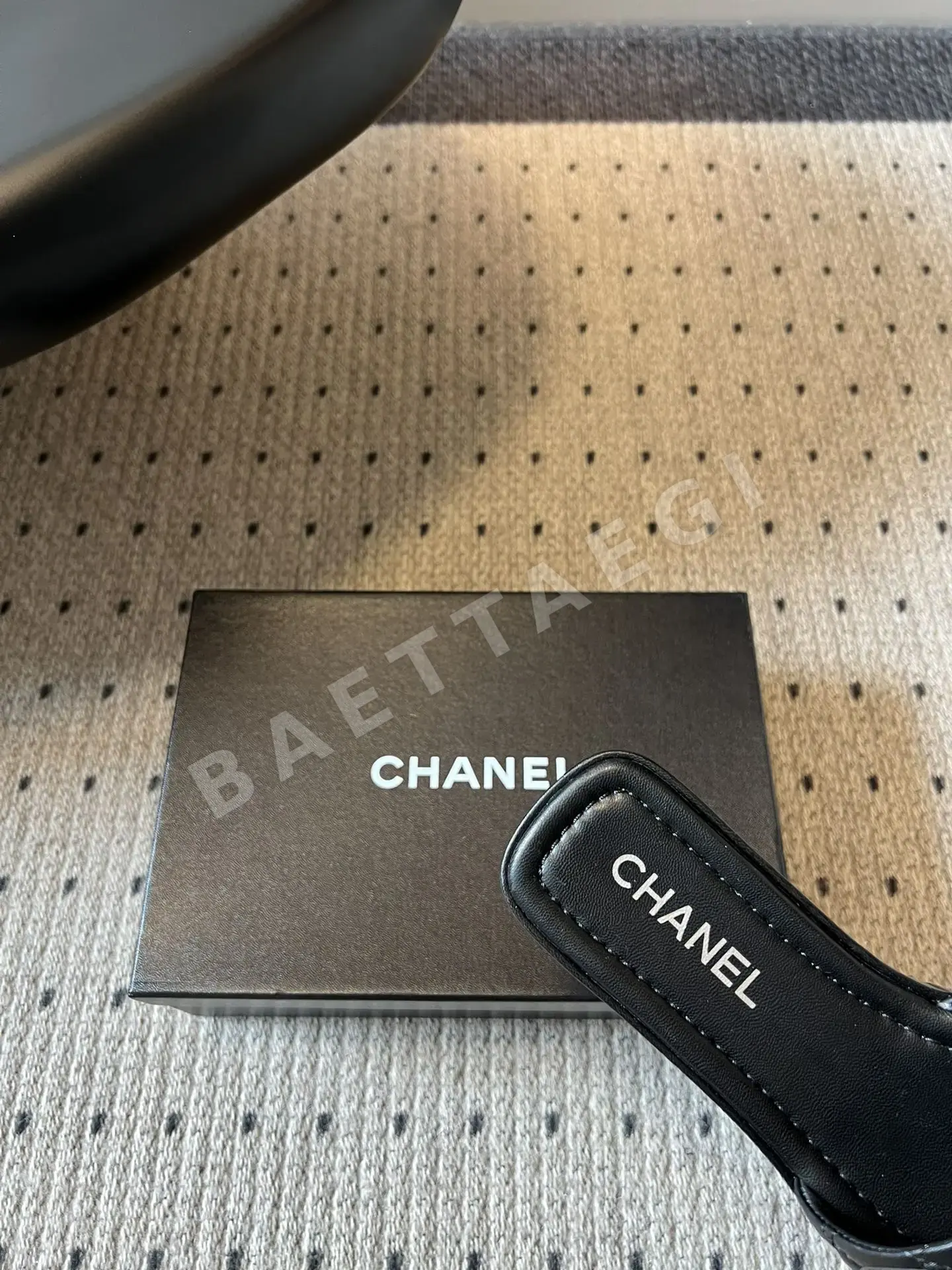 샤넬 다이아몬드 패턴 더블 C 샌들 상세 이미지 8
