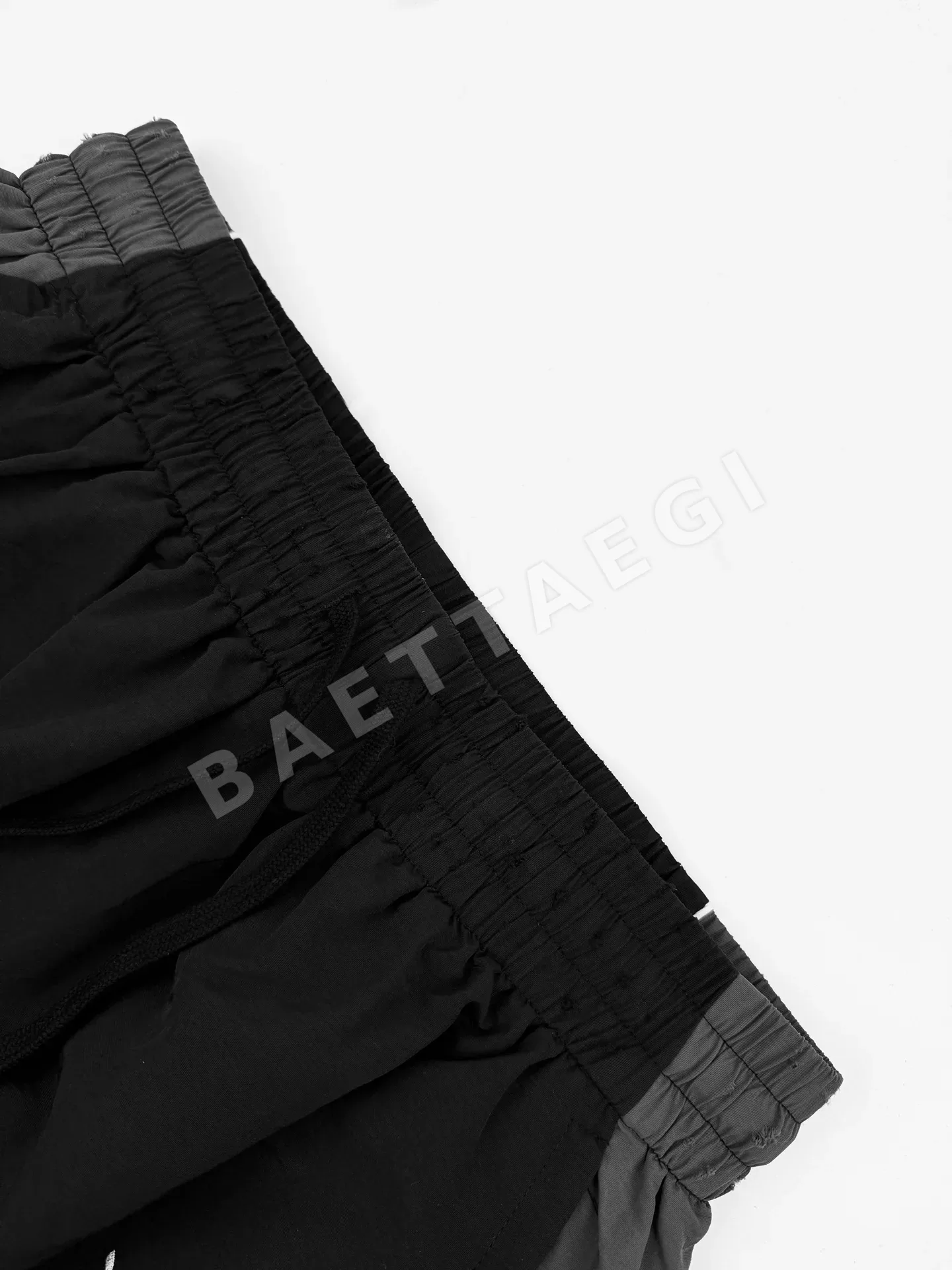 발렌시아가 자수 남성 나일론 바지 상세 이미지 4