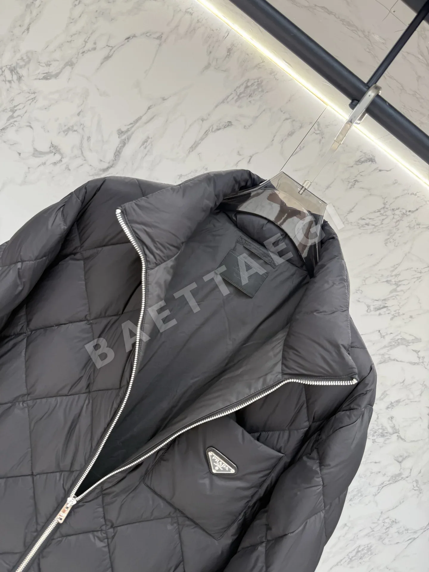 프라다 자카드 나일론 남성 패딩 상세 이미지 7