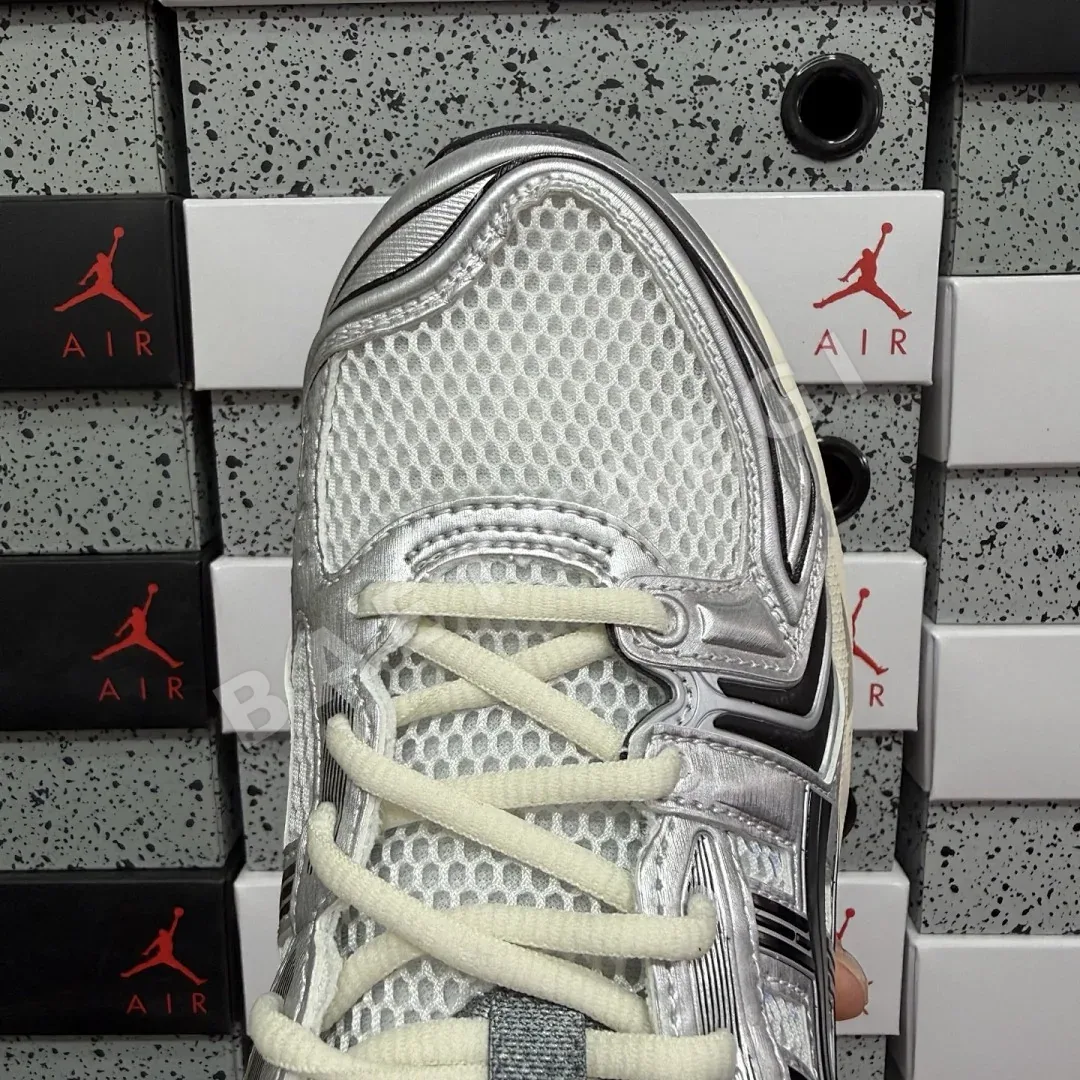 아식스 [TOP] 젤 카야노 14 1201A457-101 200309 Asics Gel-Kayano 14 JJJJound Silver Black 상세 이미지 6
