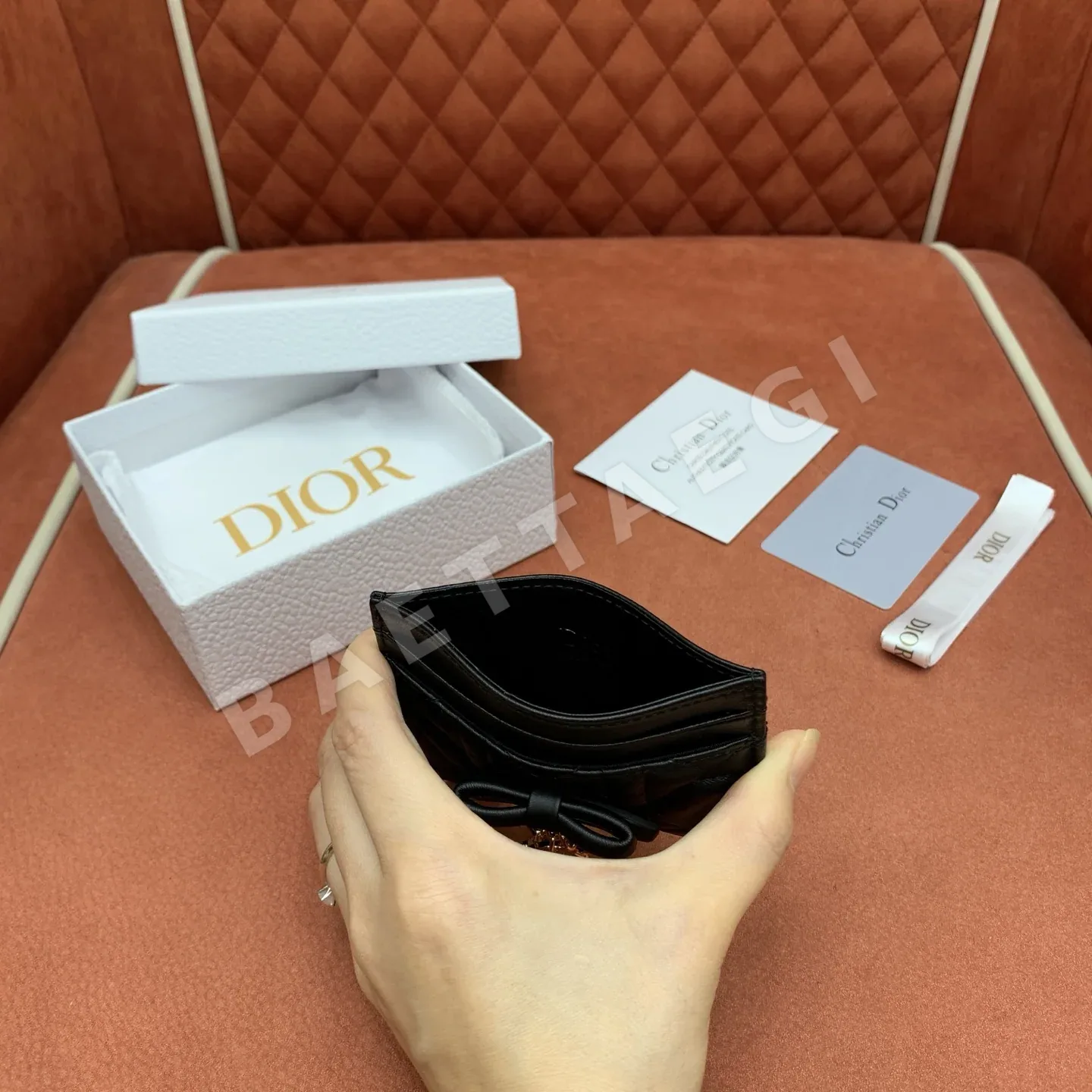 디올 리본 메탈 장식 램스킨 카드 홀더 지갑 상세 이미지 8
