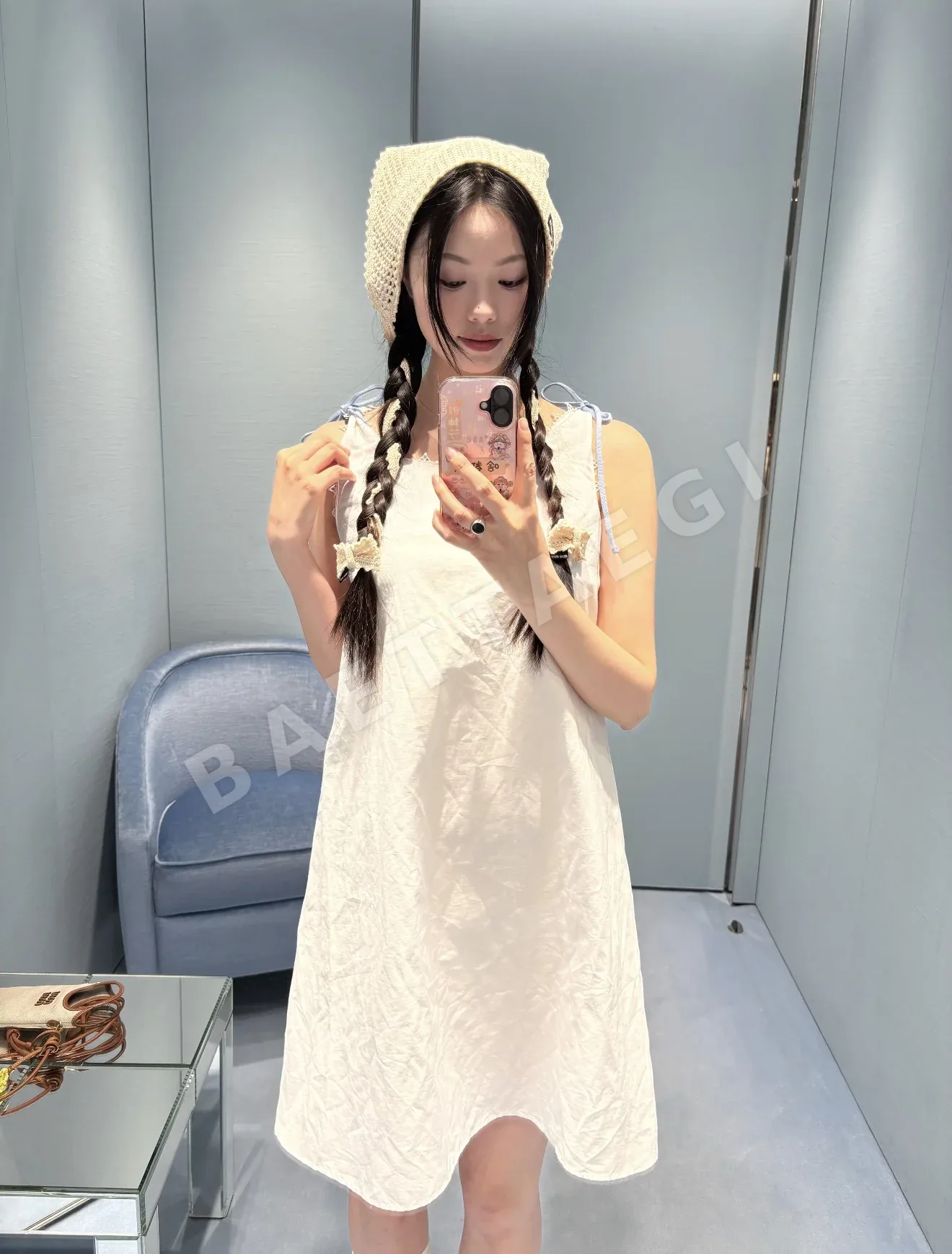 미우미우 화이트 플리츠 민소매 원피스 상세 이미지 4
