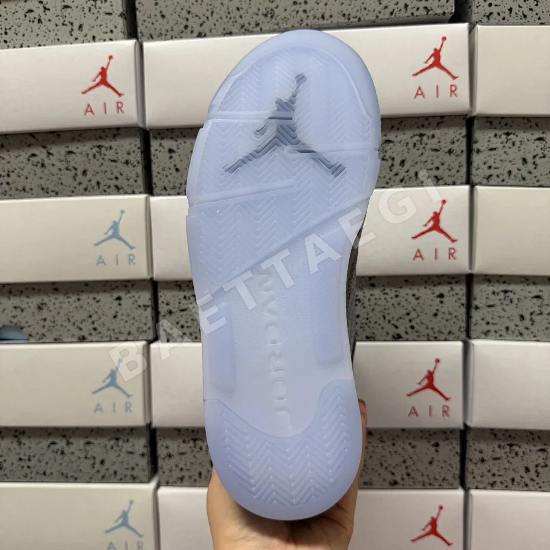 나이키 [GX] 조던 5 레트로 DD0587-002 201353 Nike Jordan 5 Retro Wolf Grey 상세 이미지 2