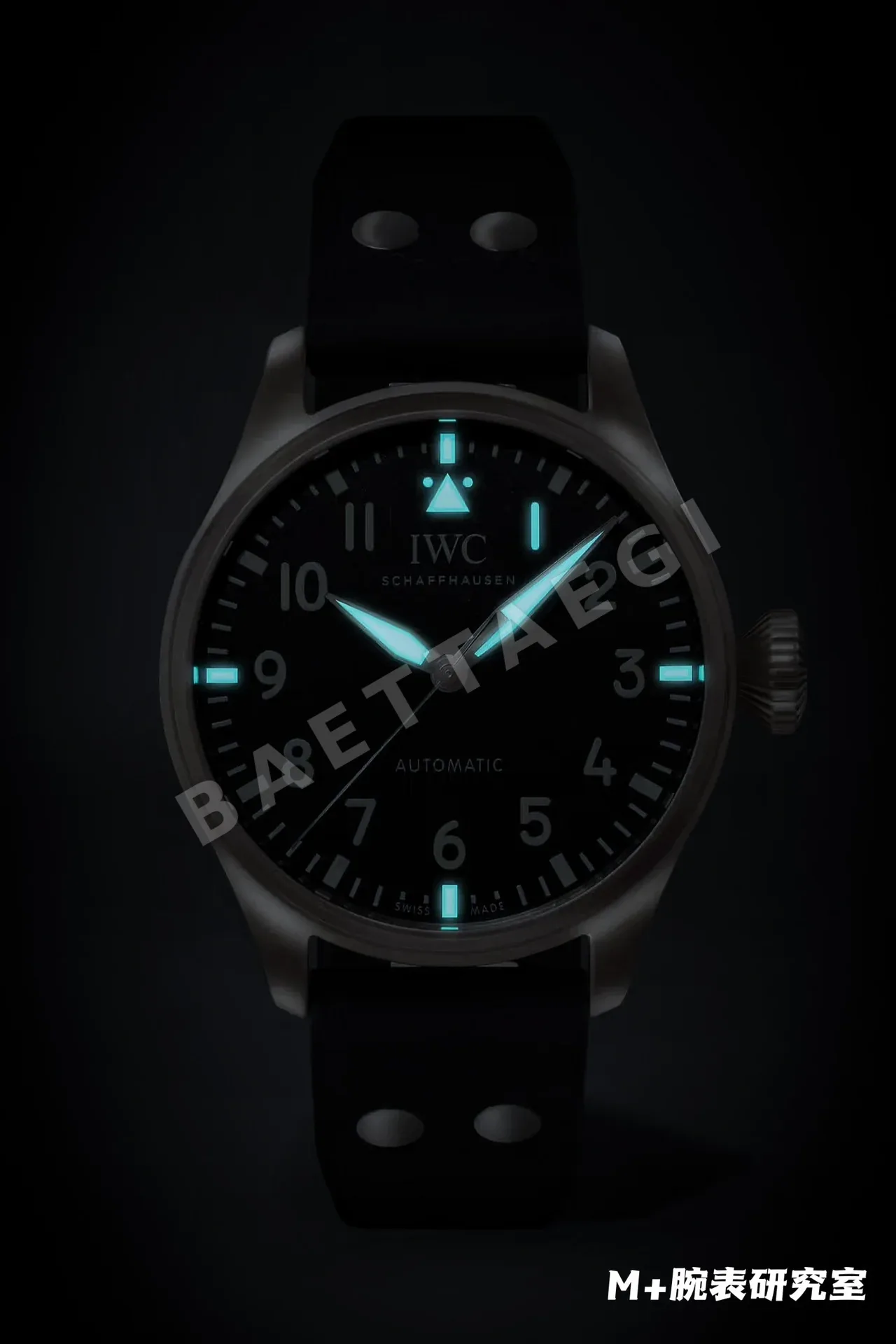 IWC 파일럿 시계 상세 이미지 8
