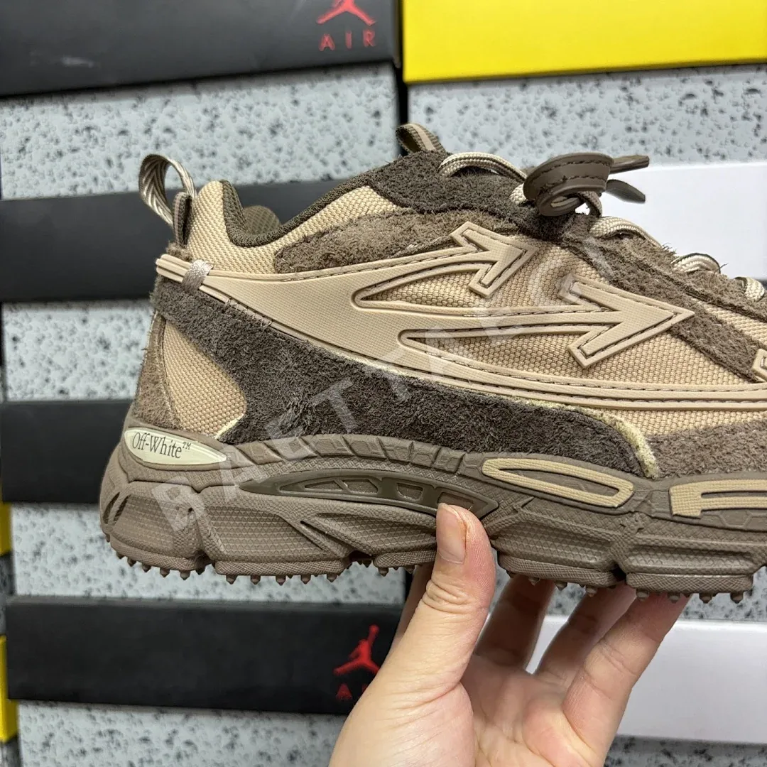 오프화이트 비 라이트 백 브라운 202433 Off White Be Right Back 상세 이미지 6