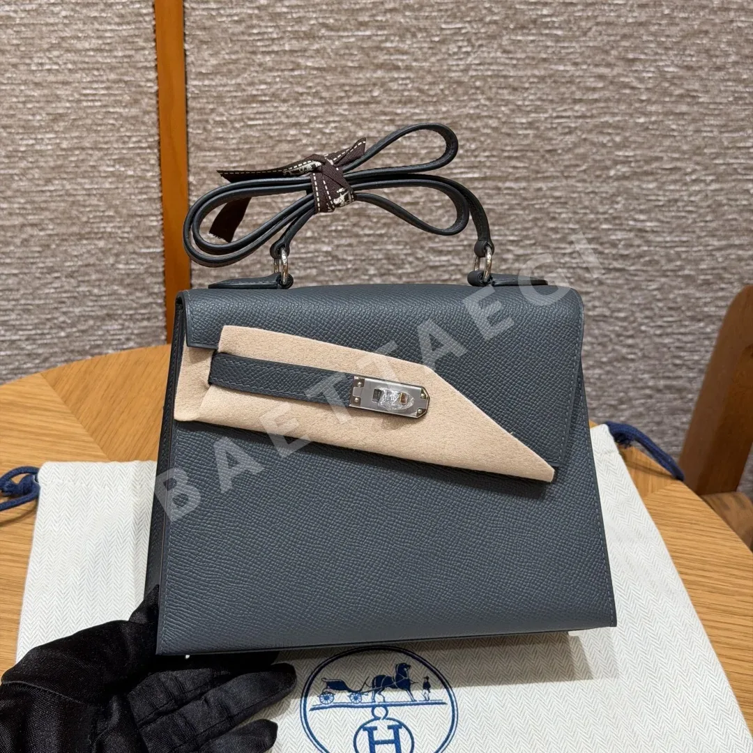 에르메스 켈리백 20 더스티 그레이 실버 하드웨어 18219