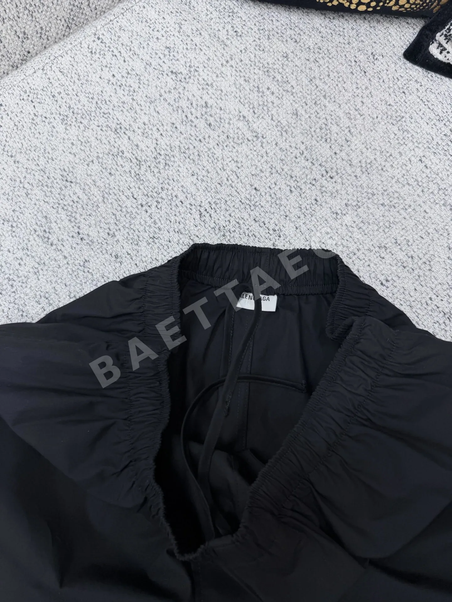 발렌시아가 스케치 아트워크 루즈핏 코튼 반바지 상세 이미지 7