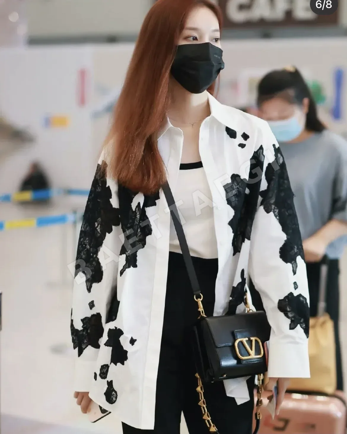 발렌티노 V로고 체인 숄더백 상세 이미지 7