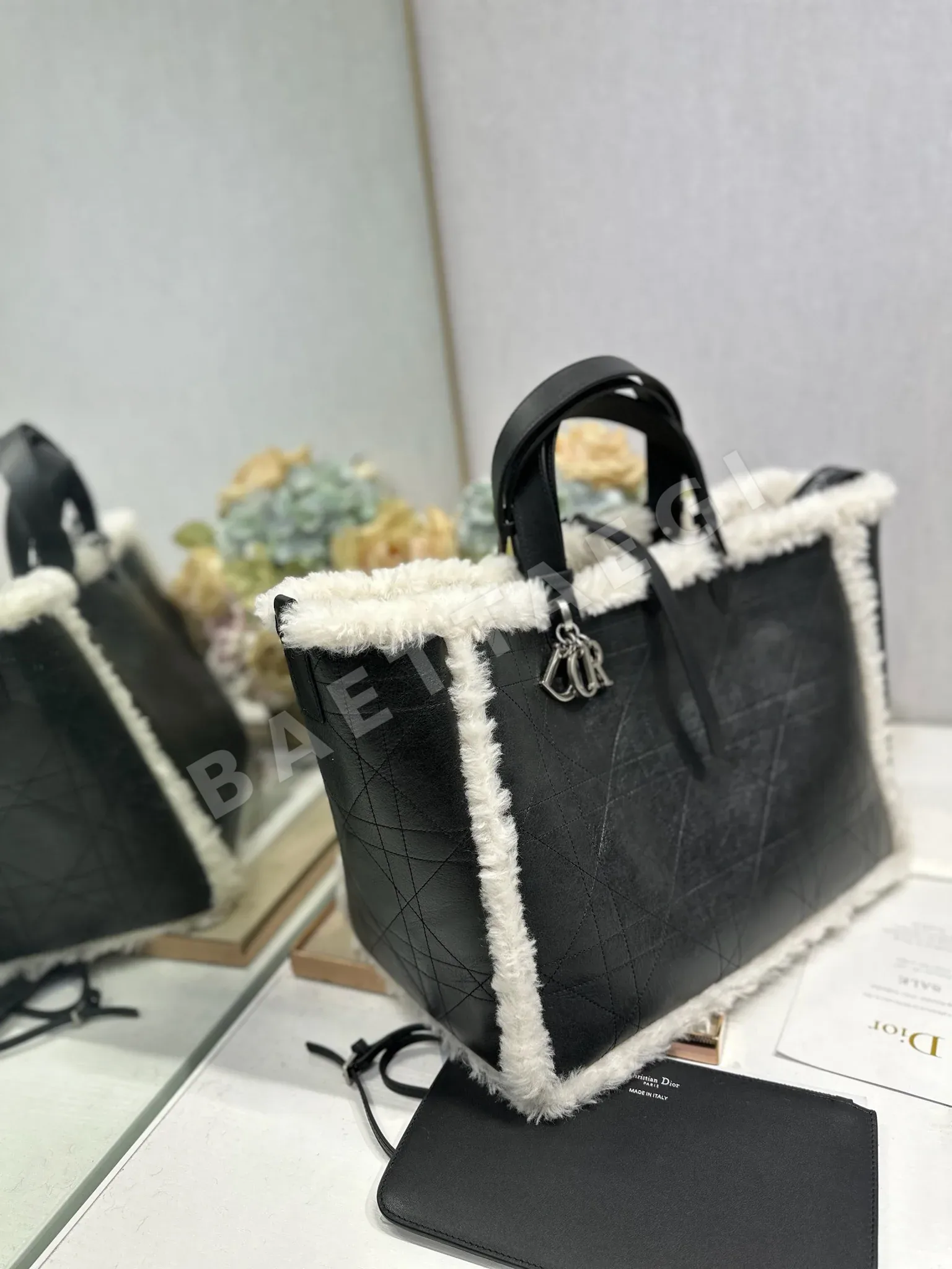 디올 트루저 트트백 가죽 숄더백 상세 이미지 2