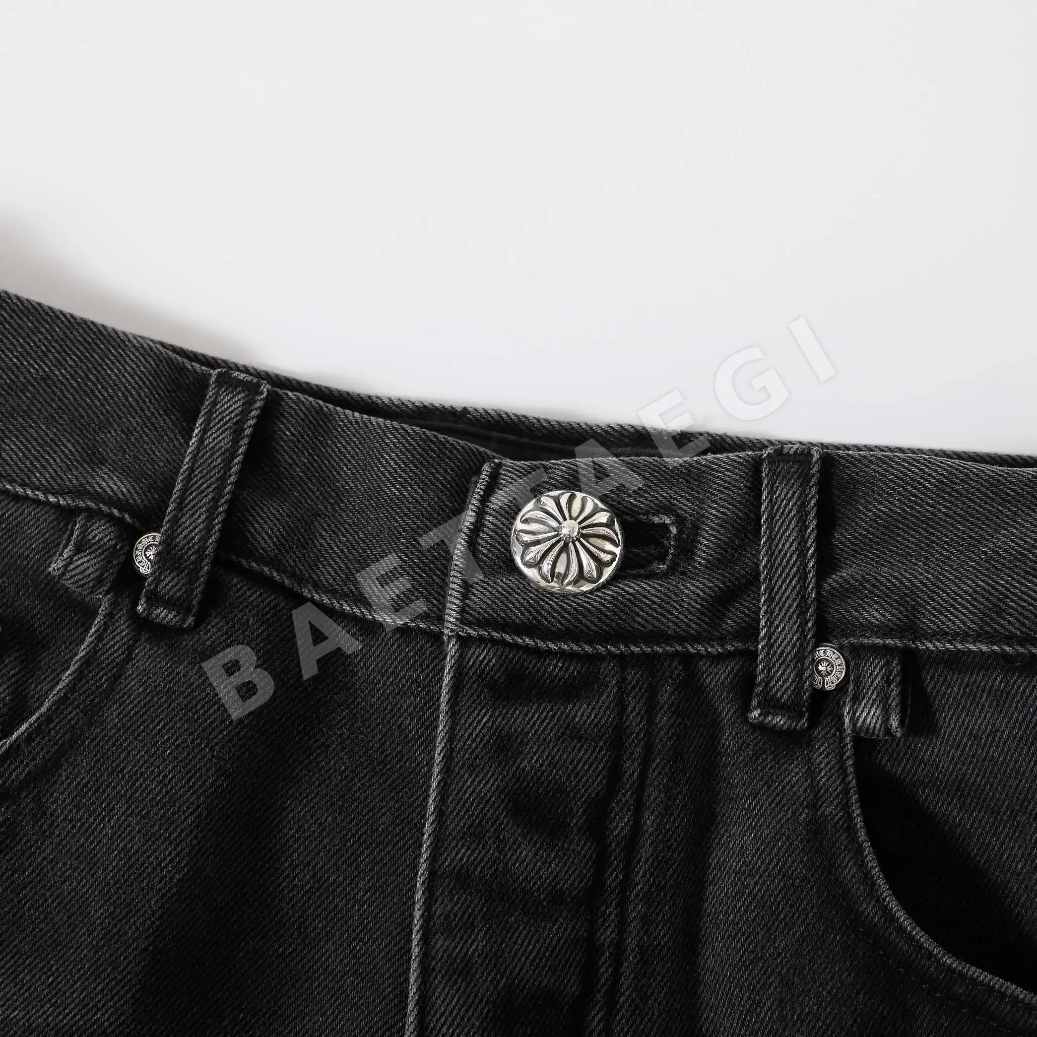 크롬하츠 내추럴 워시 데미지 남성 바지 상세 이미지 5