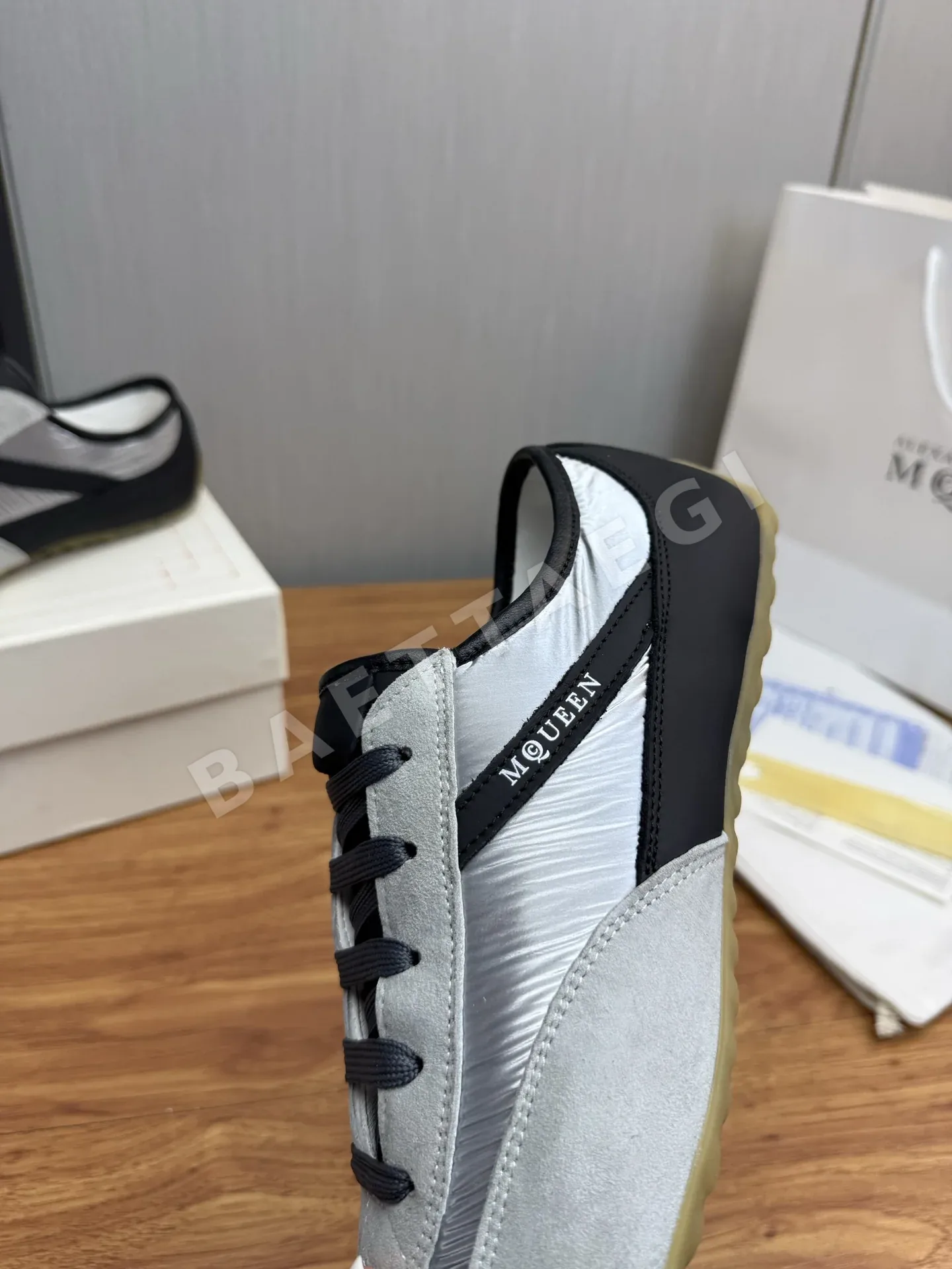 알렉산더맥퀸 메시 소재 커플 스니커즈 상세 이미지 8