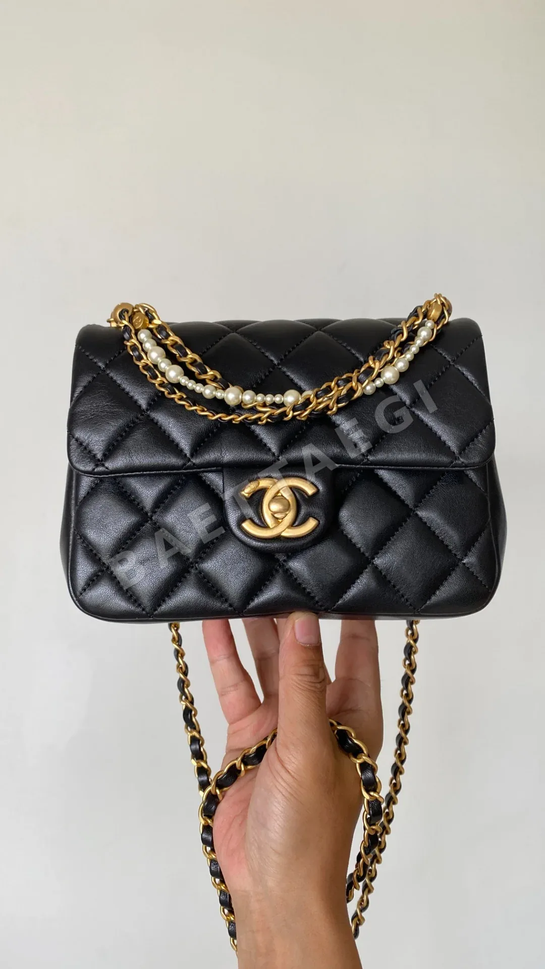 샤넬 진주 체인 사각 숄더백 35356
