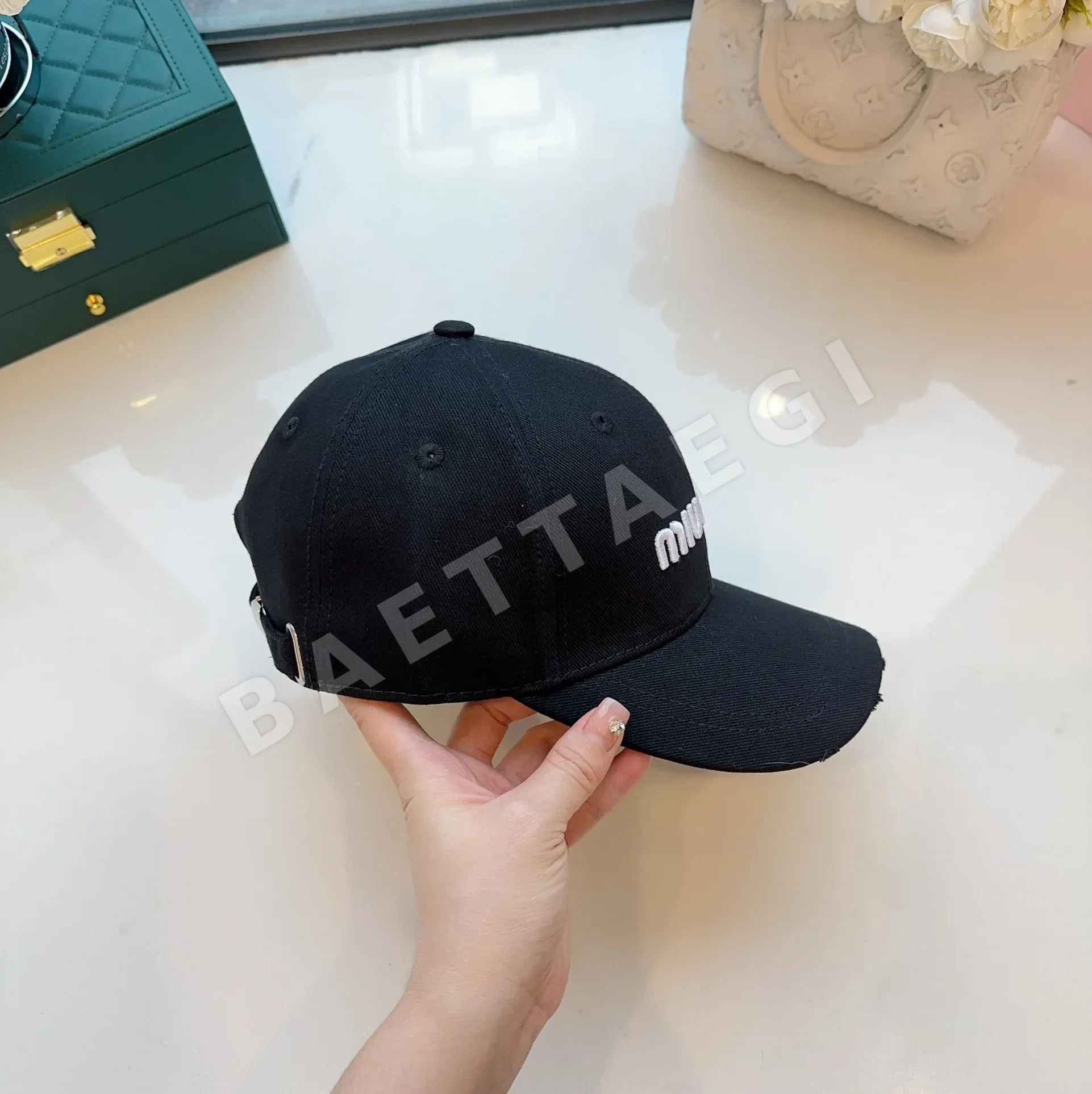 미우미우 모자 81074 Miu Miu Cap 상세 이미지 2