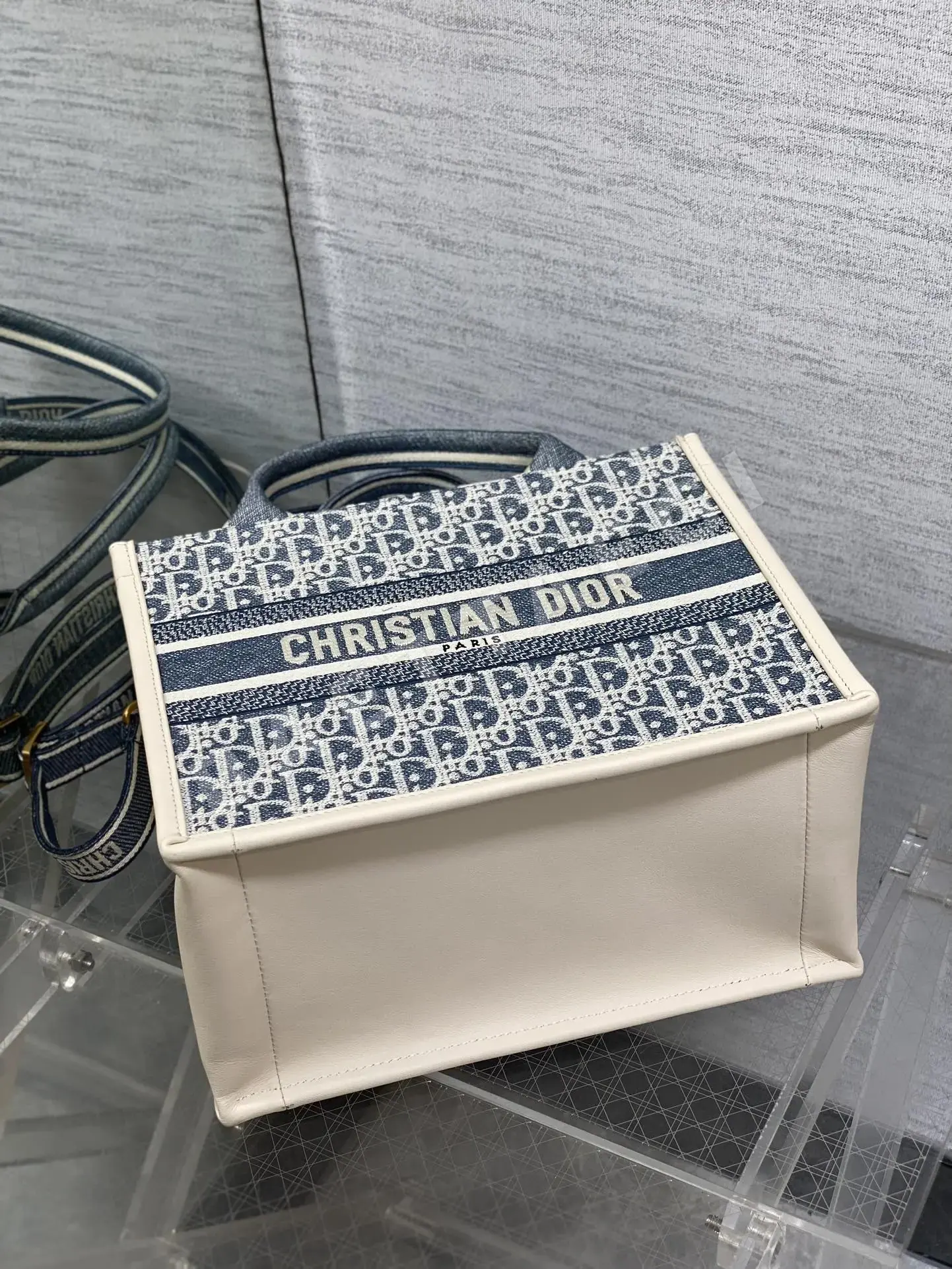 디올 카프스킨 오블리크 토트백 상세 이미지 7