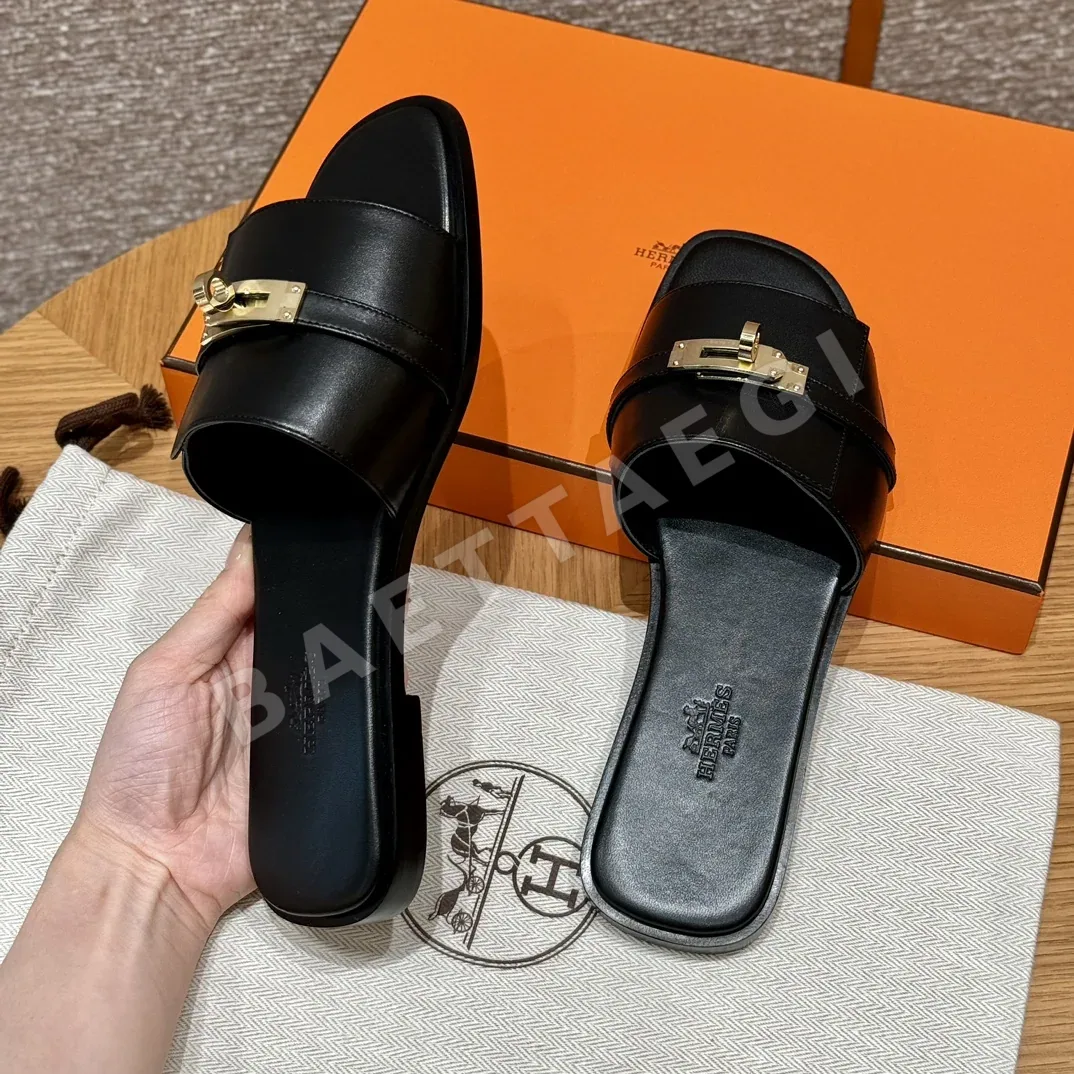 에르메스 오란 샌들 블랙 카프스킨 골드 하드웨어 상세 이미지 4