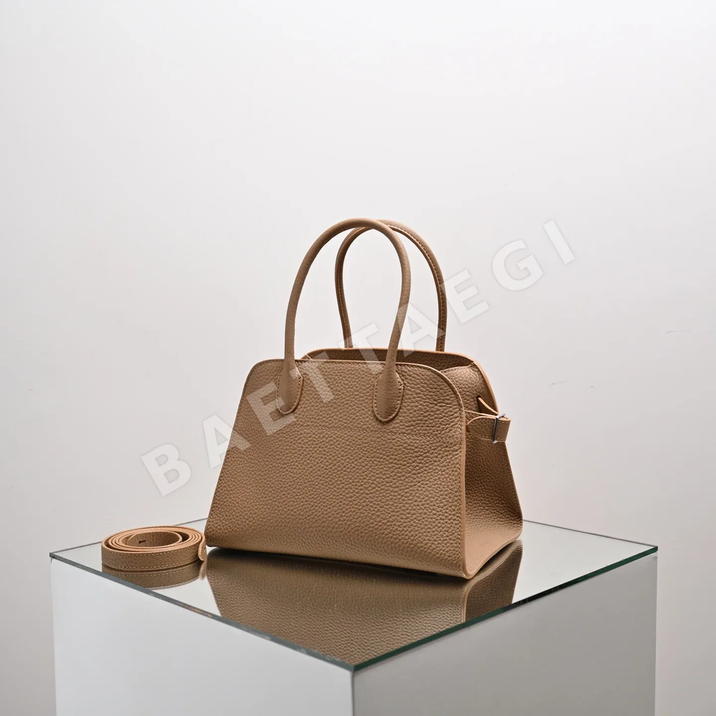 더로우 마르고 10 인치 패턴 핸드백 상세 이미지 2