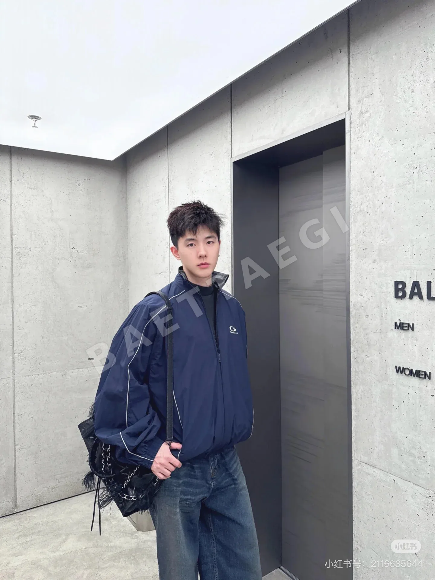 발렌시아가 남성 자켓 상세 이미지 9