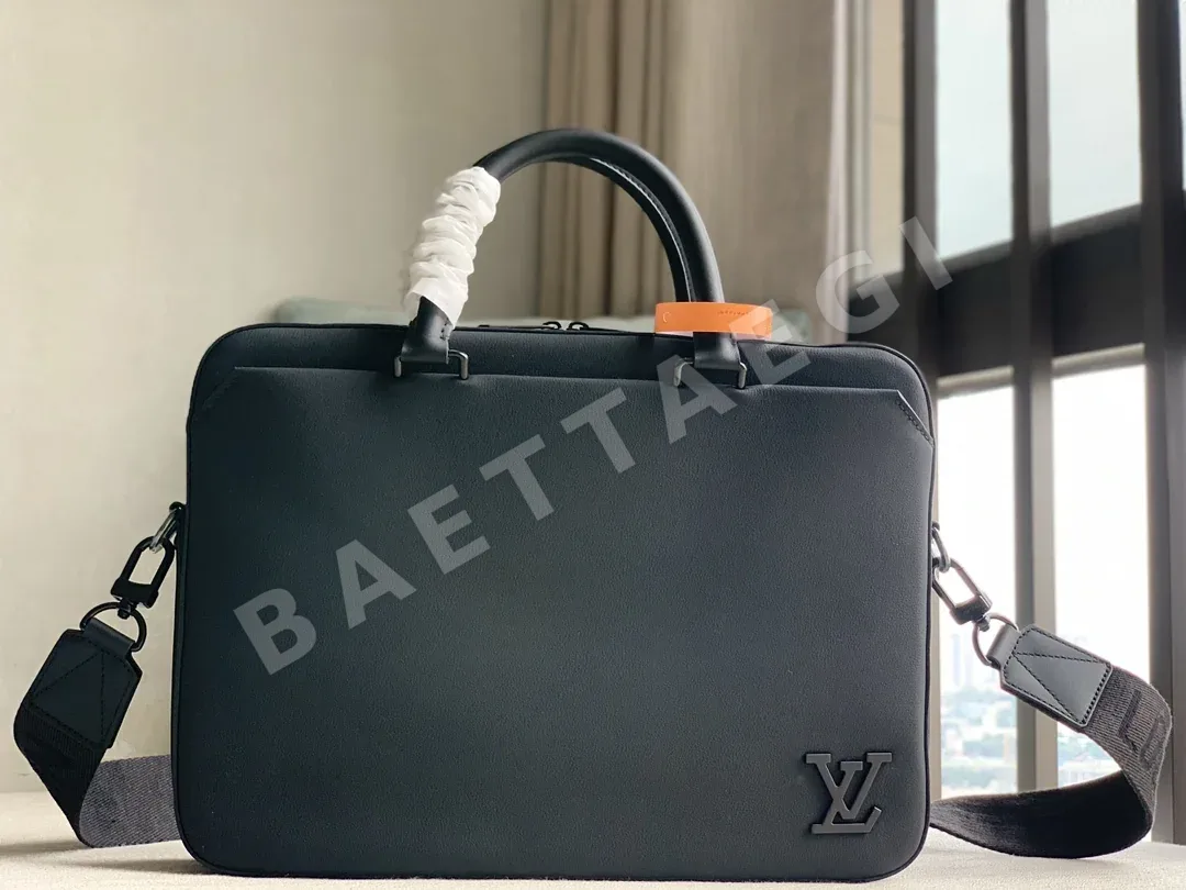 루이비통 LV 에어로그램 파일럿 서류가방 M23778