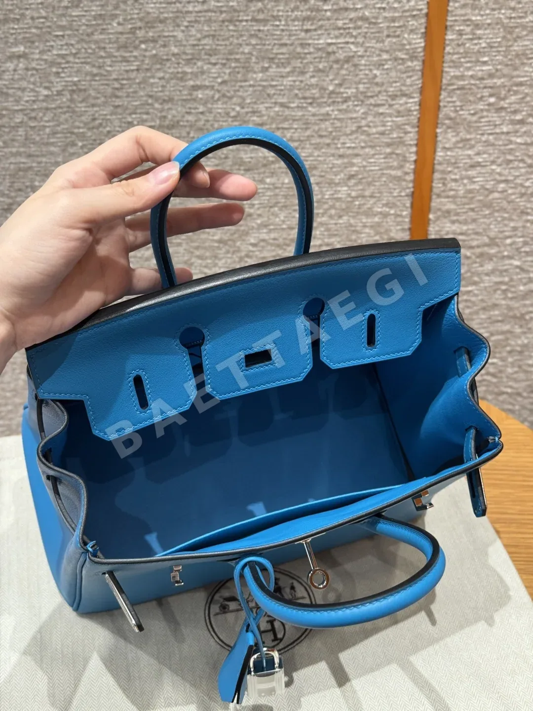 에르메스 버킨 25 블루 잔지바르 소가죽 가방 상세 이미지 6