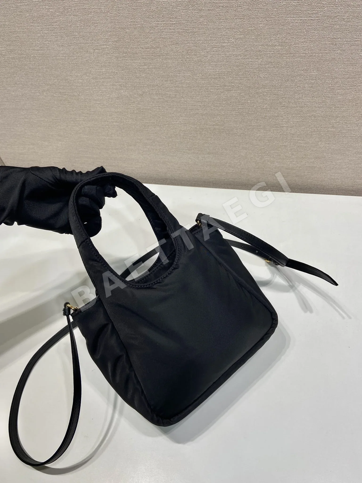 프라다 리본 장식 나일론 램스킨 바스켓 백 1BA359 상세 이미지 4