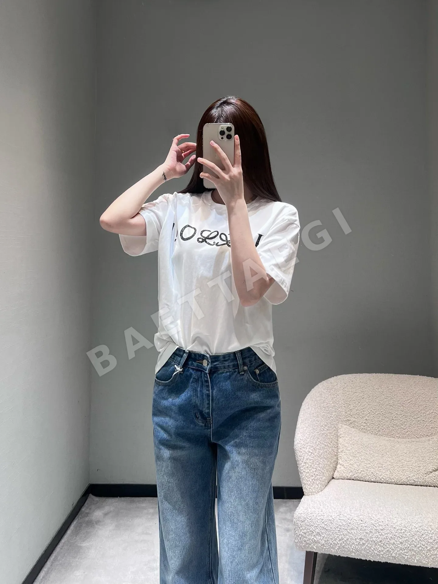 로에베 레터 프린트 반팔 티셔츠 상세 이미지 3