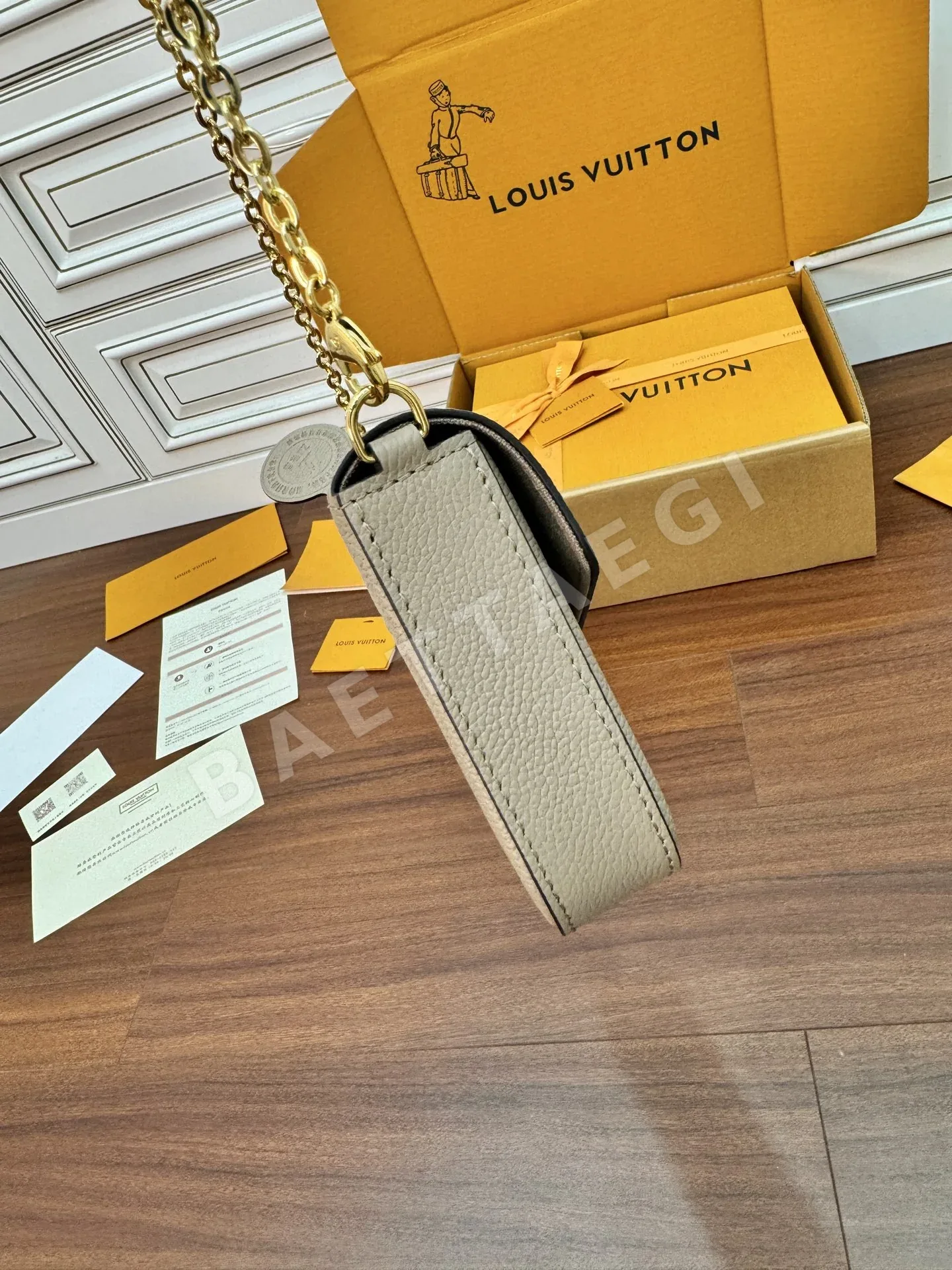 루이비통 M69977 가방 상세 이미지 8