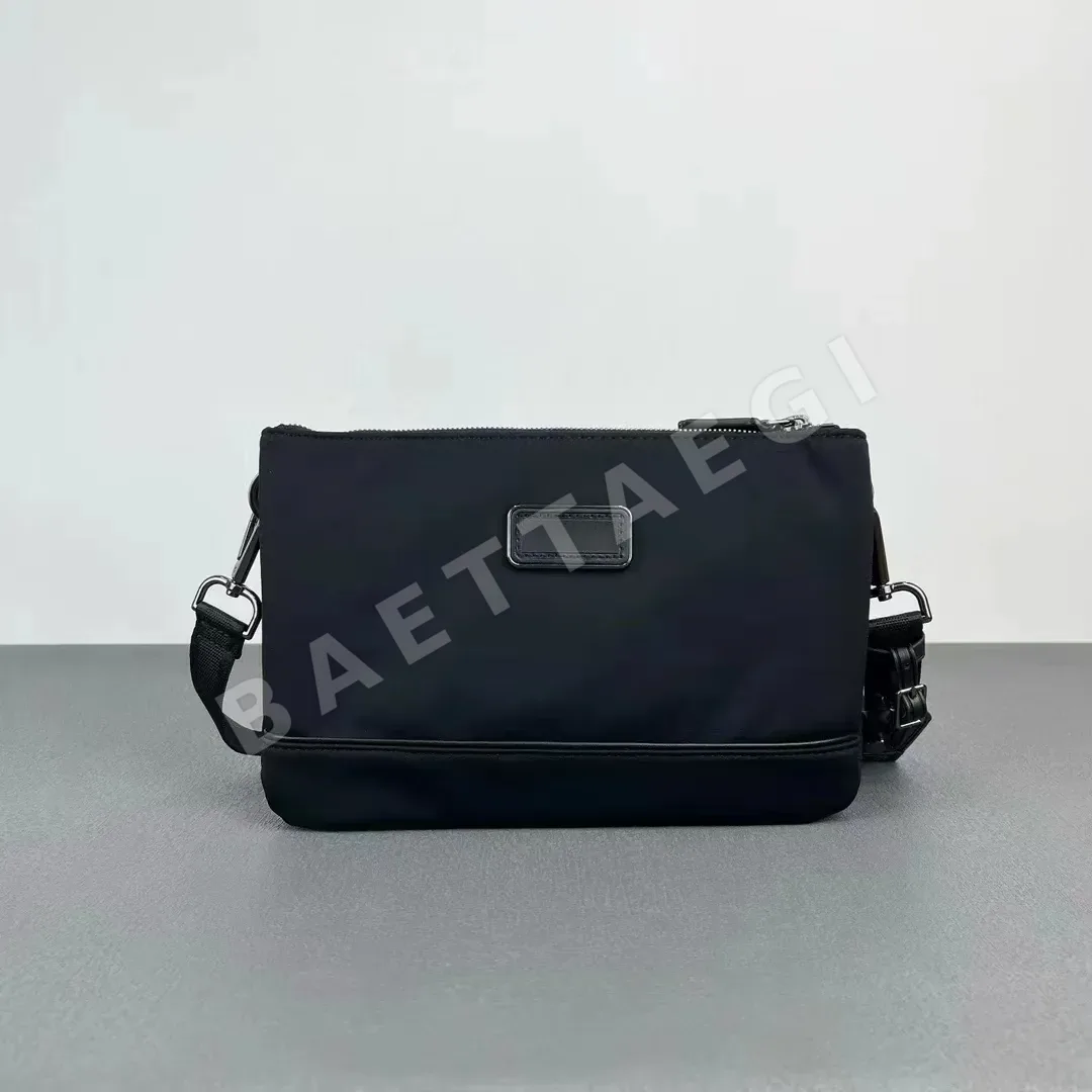 여행가방 블랙 클러치백 상세 이미지 2
