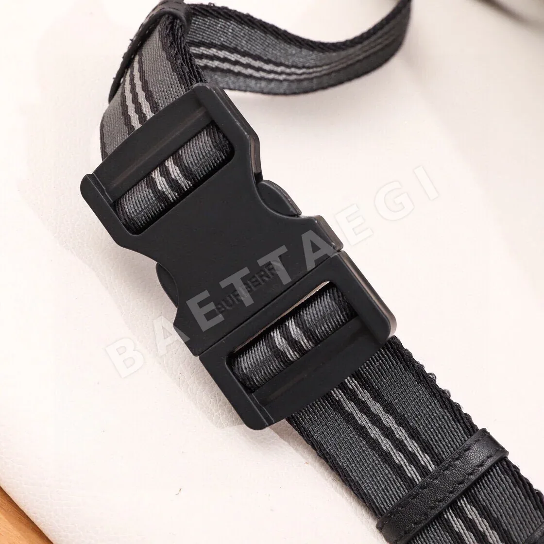 버버리 시그니처 코튼 캔버스 웨이스트백 상세 이미지 8