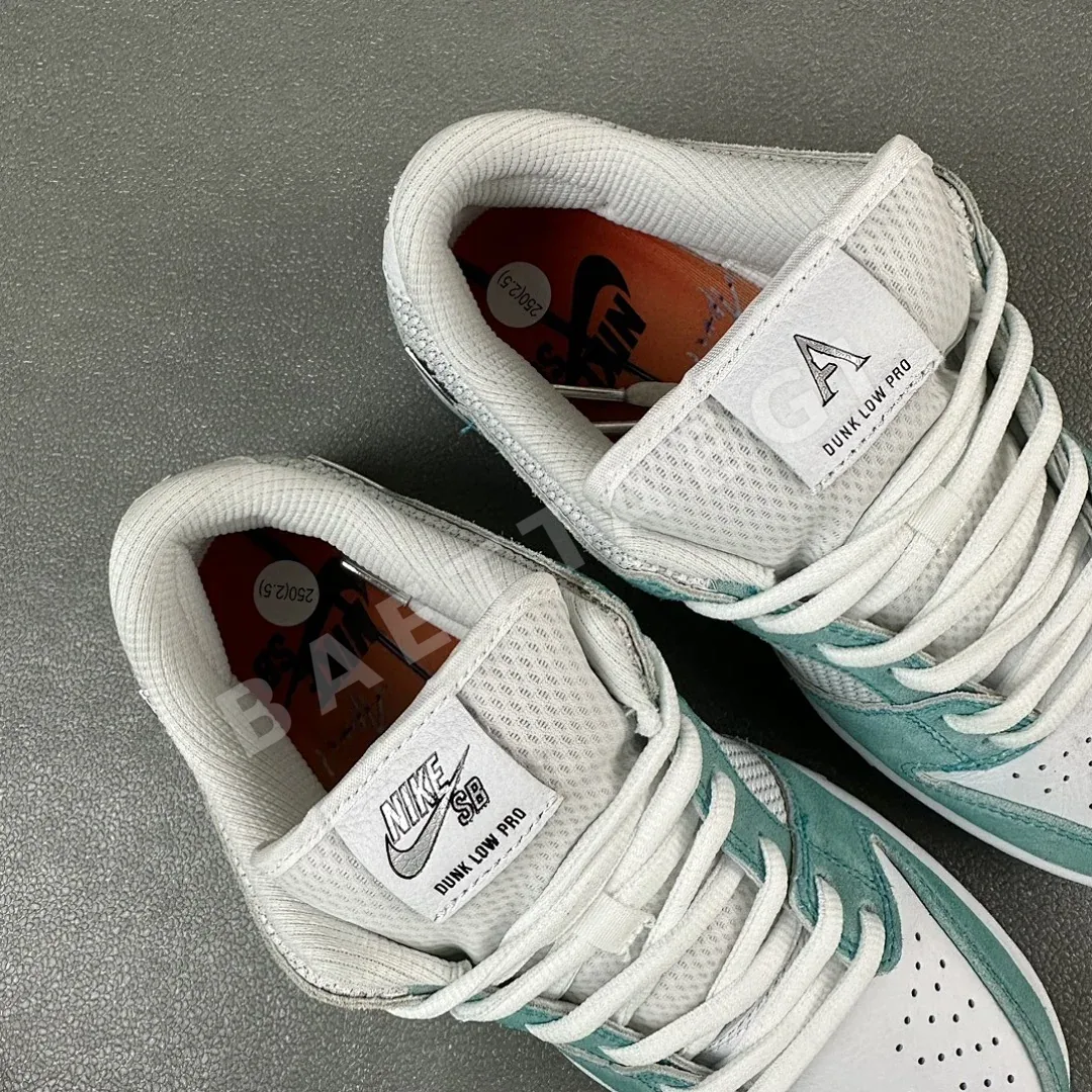 나이키 [TOP/S2] SB 덩크 로우 FD2562-400 200934 Nike SB Dunk Low April Skateboards 상세 이미지 7