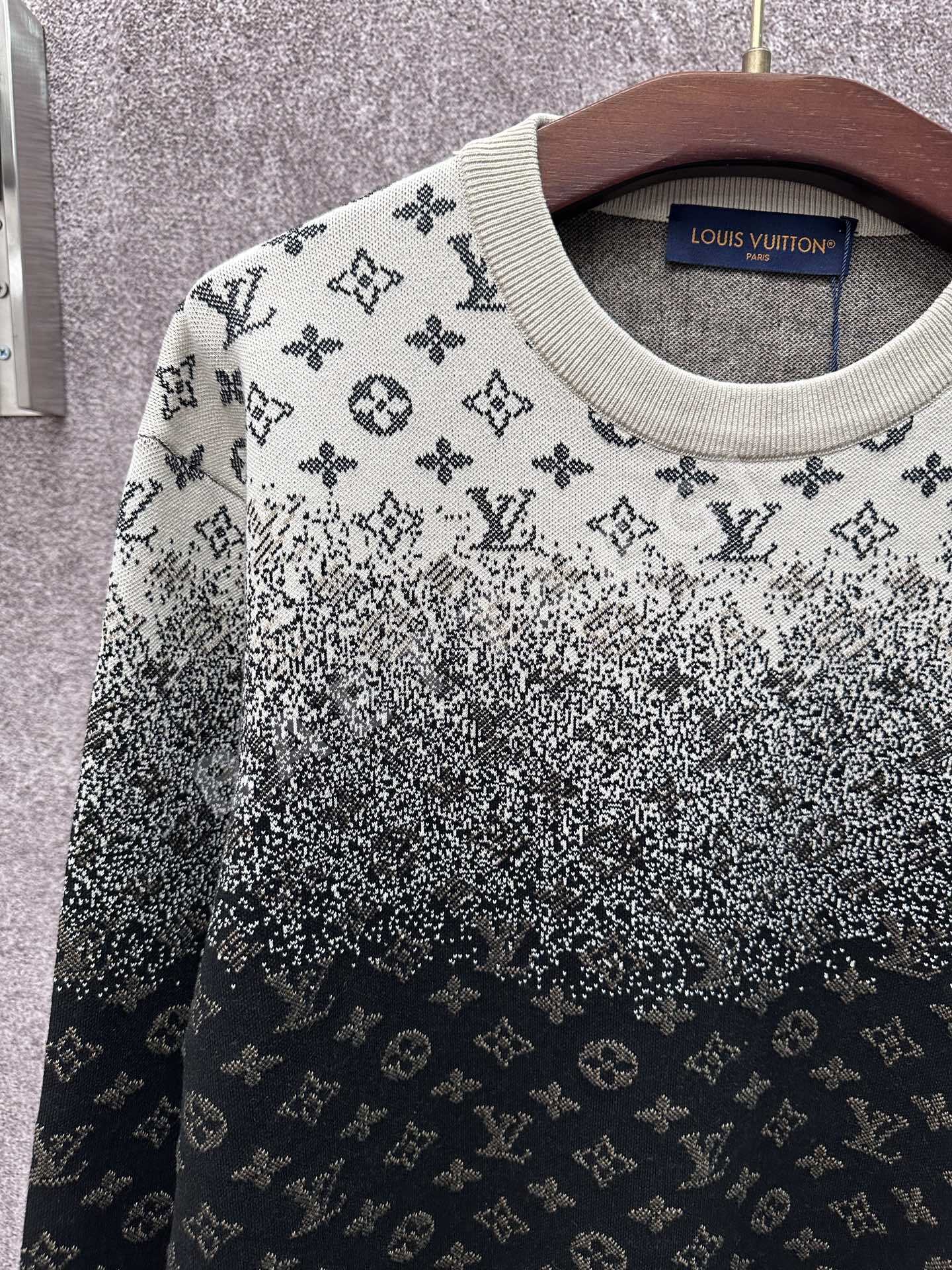 루이비통 로고 모노그램 오버핏 워싱 남성 맨투맨 레플리카 46297 Louis Vuitton 상세 이미지 5