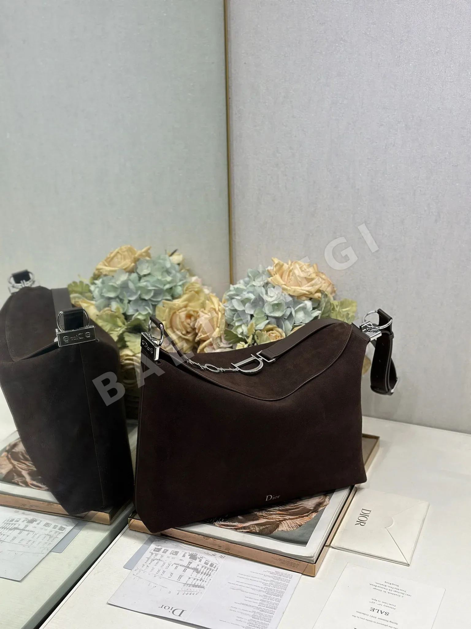 디올 라지 호보 가죽 숄더백 상세 이미지 2