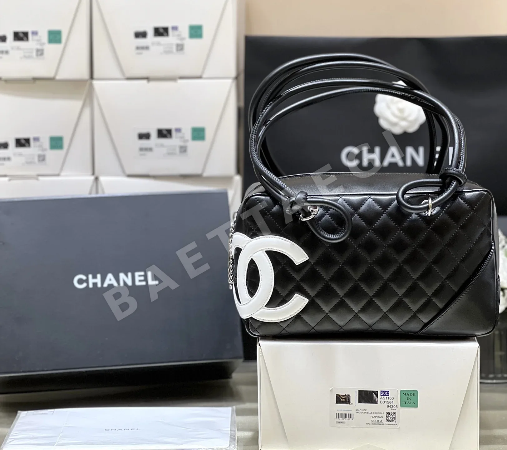 샤넬 클래식 빈티지 캄봉 대형 쿠션 가방 132484