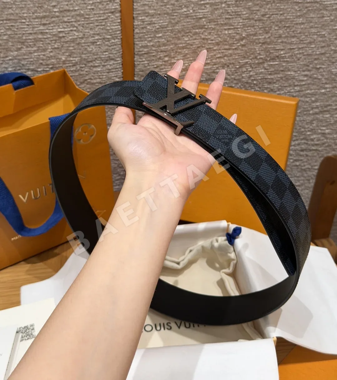 루이비통 이니셜 40mm 리버서블 벨트 상세 이미지 3
