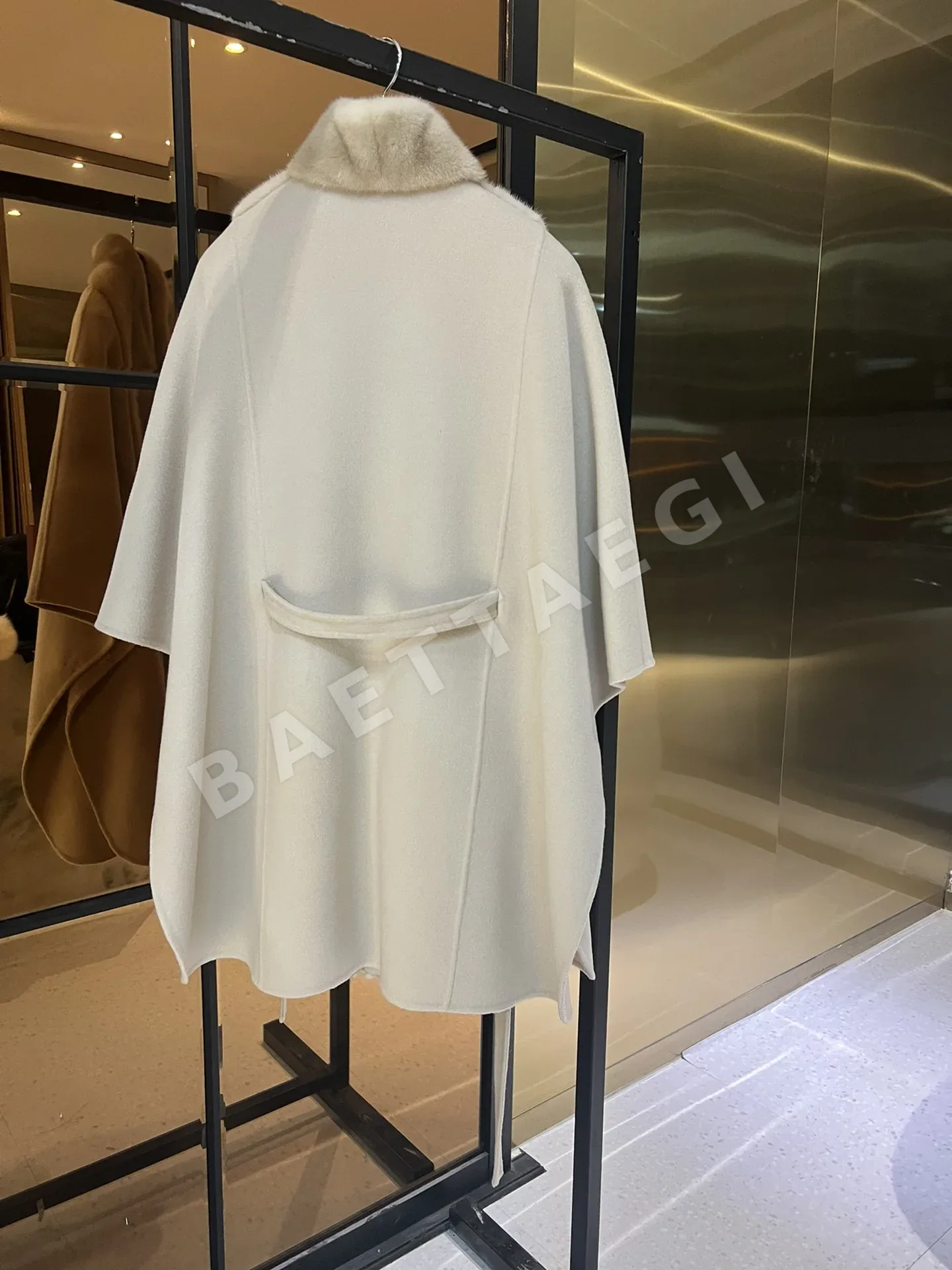 로로피아나 아이보리 자켓 상세 이미지 7