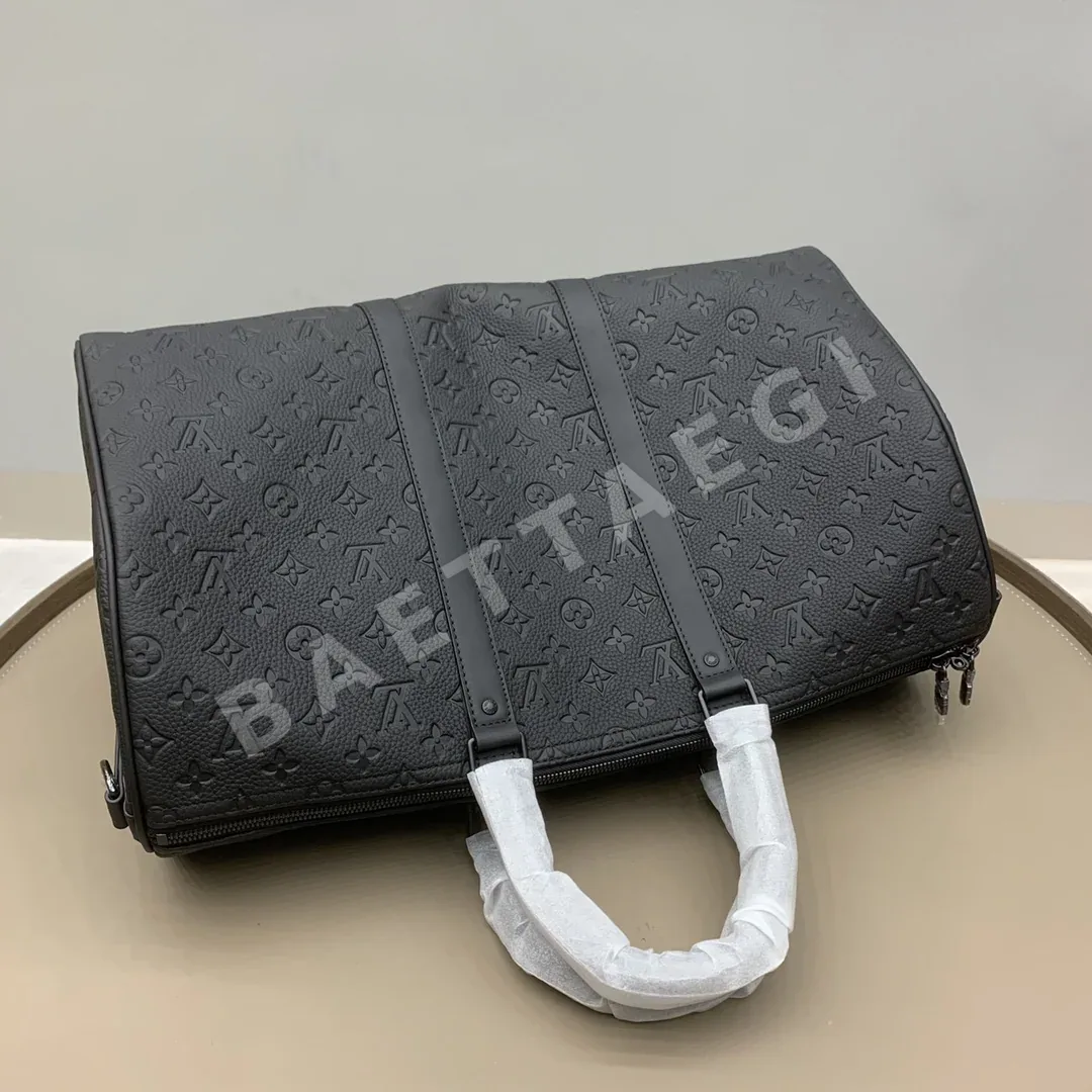 루이비통 엠보싱 가죽 키팔 가방 M59025 상세 이미지 6