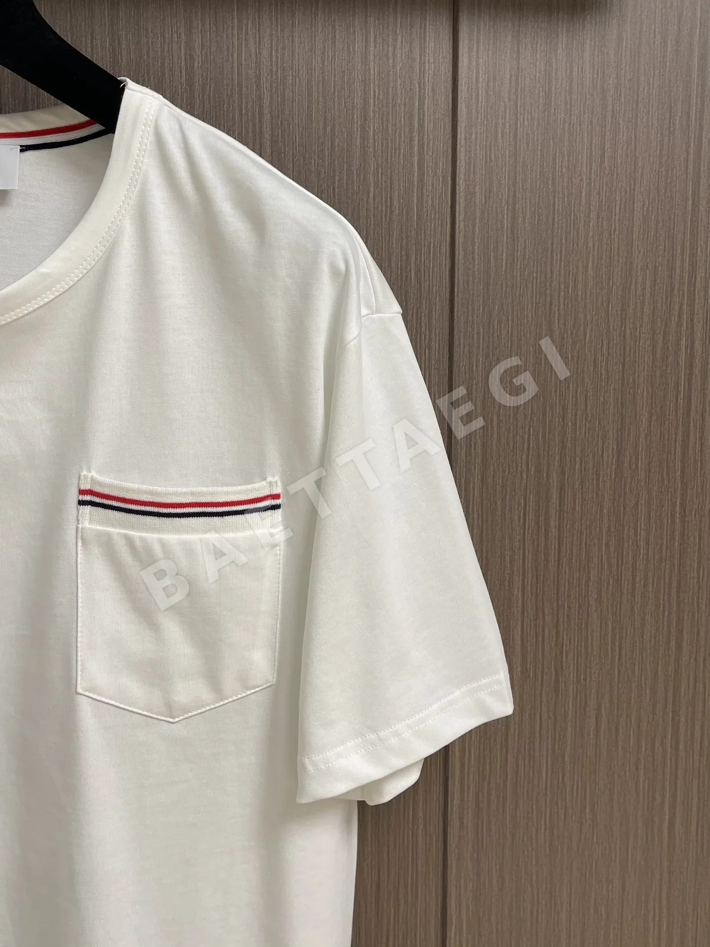 톰브라운 남성 반팔 상세 이미지 4