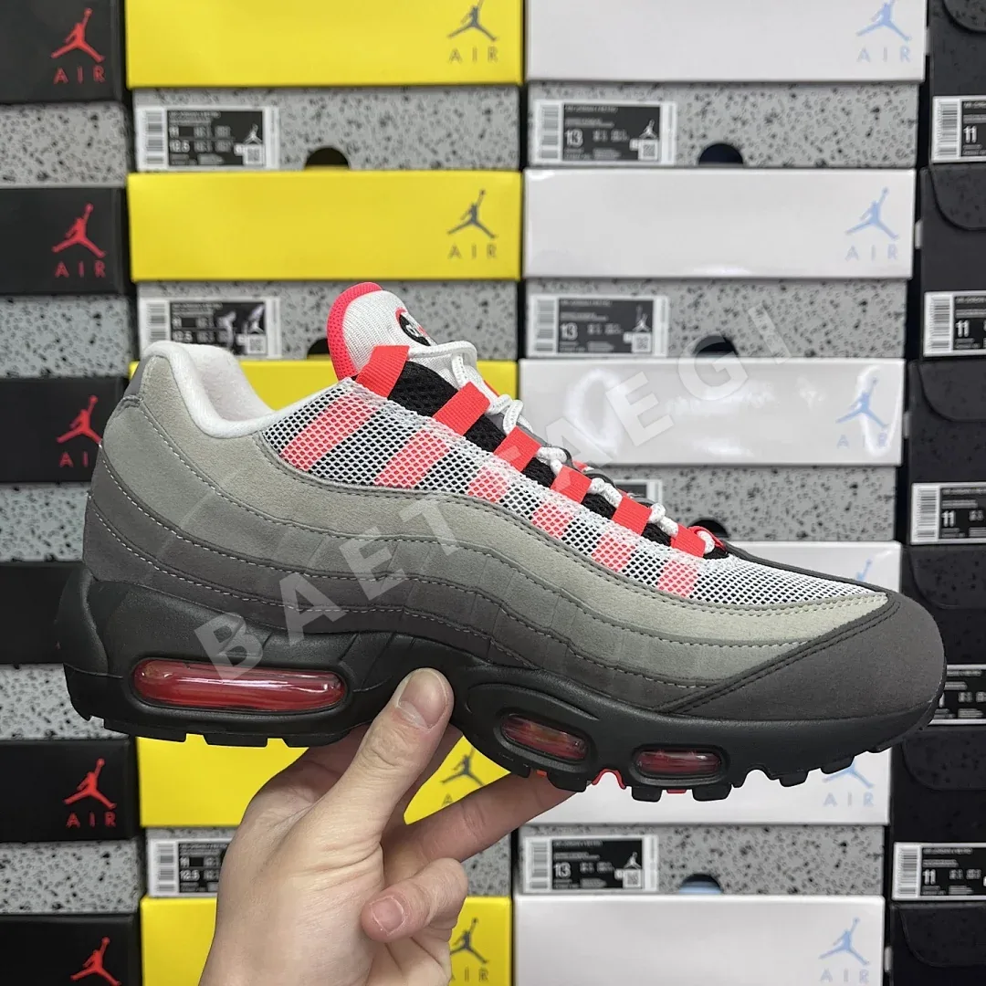 나이키 [GX] 에어 맥스 95 OG AT2865-100 201225 Nike Air Max 95 OG Solar Red 상세 이미지 4