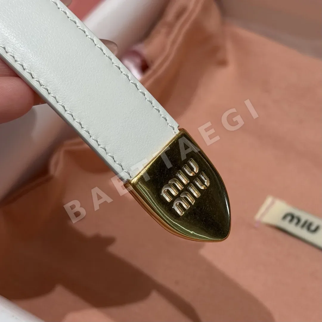 미우미우 송아지가죽 슬림 벨트 상세 이미지 5