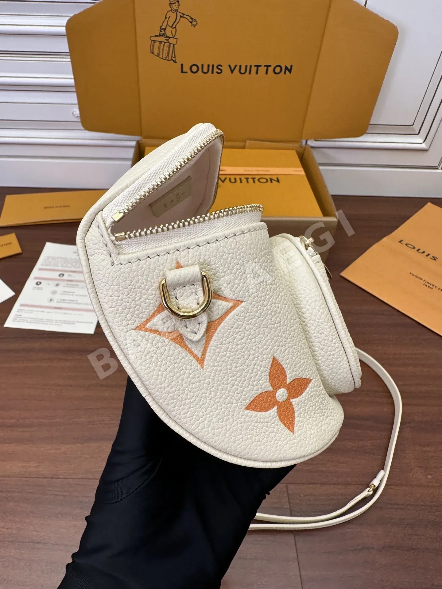 루이비통 M82208 가방 상세 이미지 6
