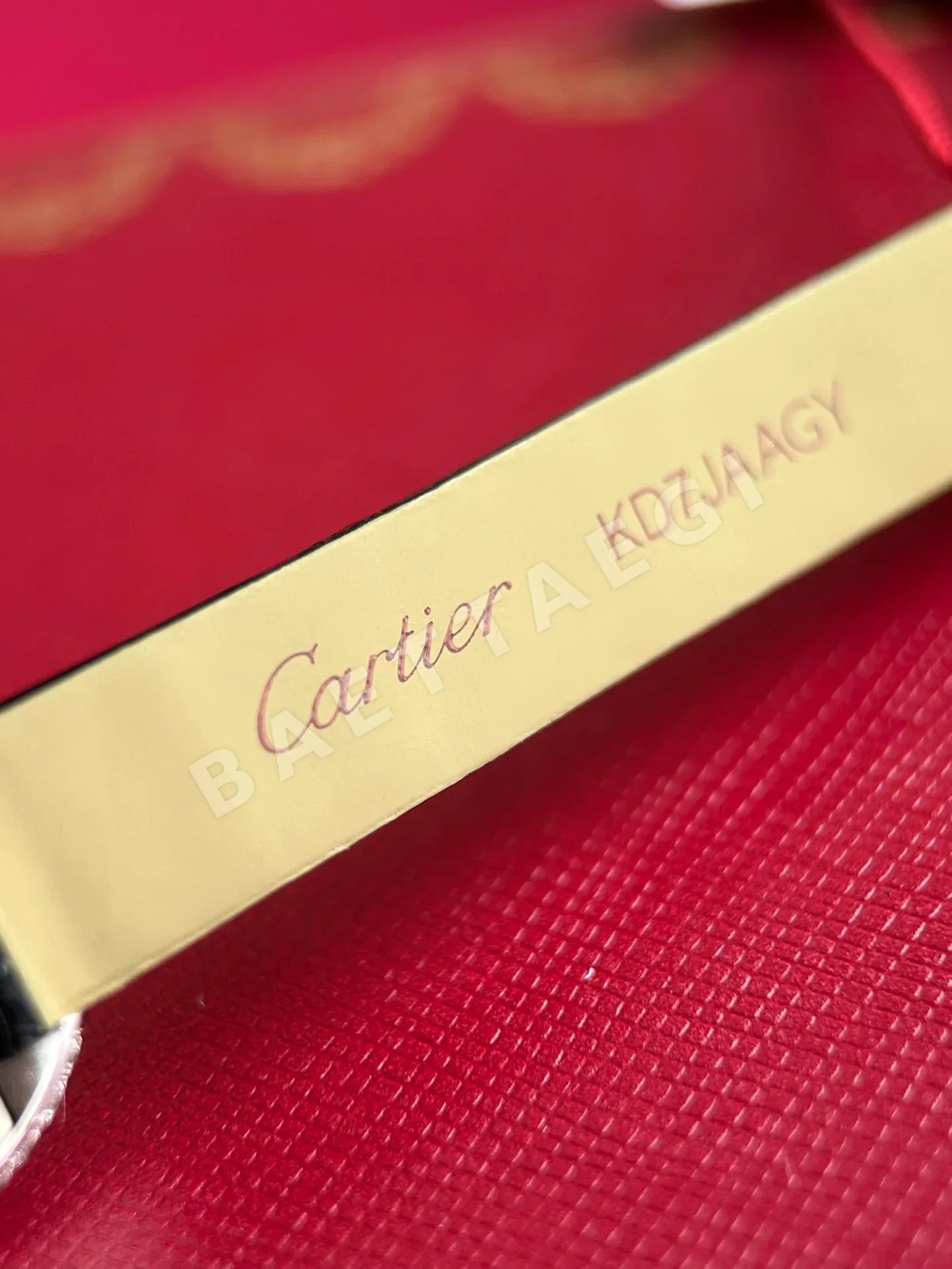 까르띠에 베누아 DR공장 쿼츠 무브먼트 다이아 악어가죽 블루 블랙 화이트 레플리카 42643 Cartier 상세 이미지 7