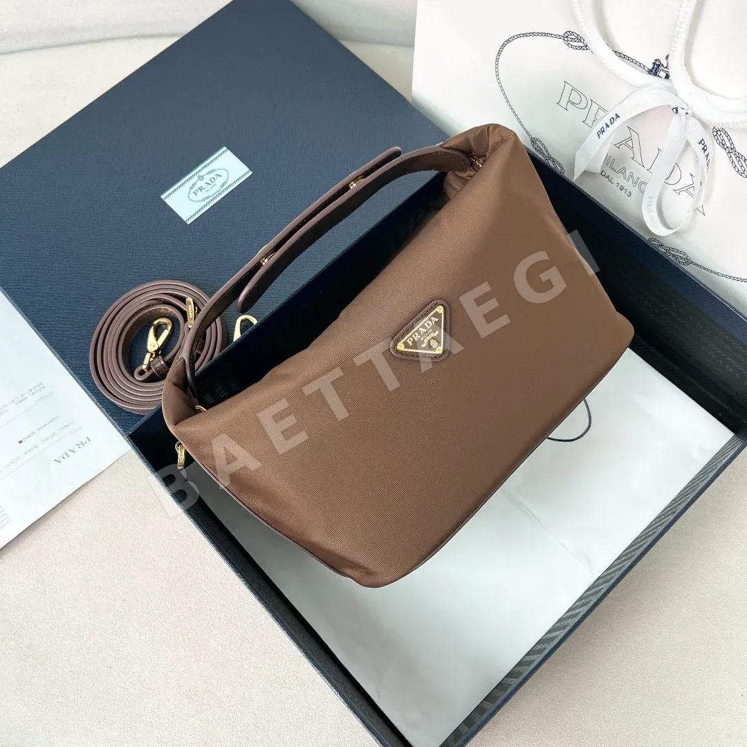 프라다 나일론 런치박스 가방 1BC302